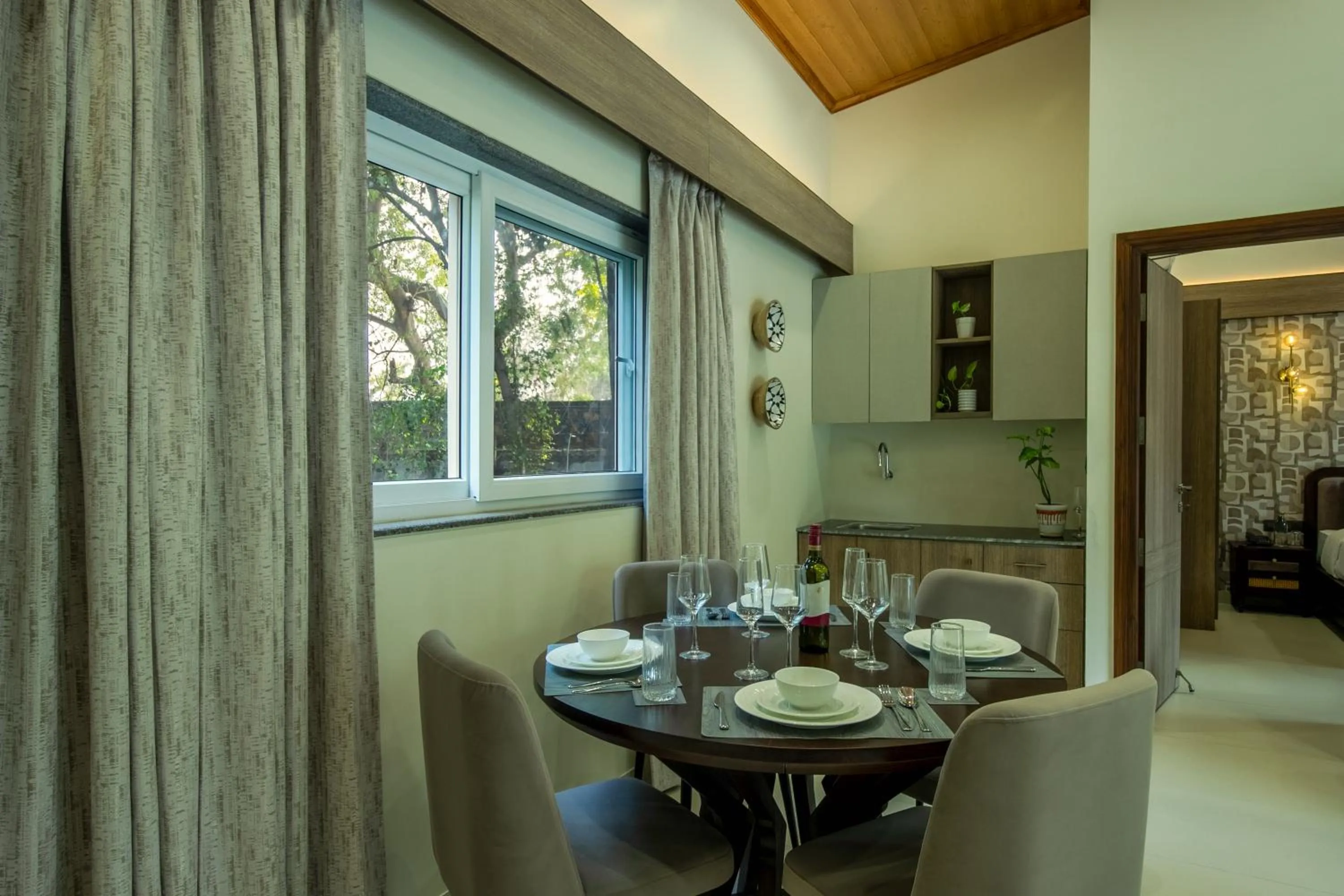 Living room in ELIVAAS 6 BHK Farmstay with Pvt Pool & Garden - Esh