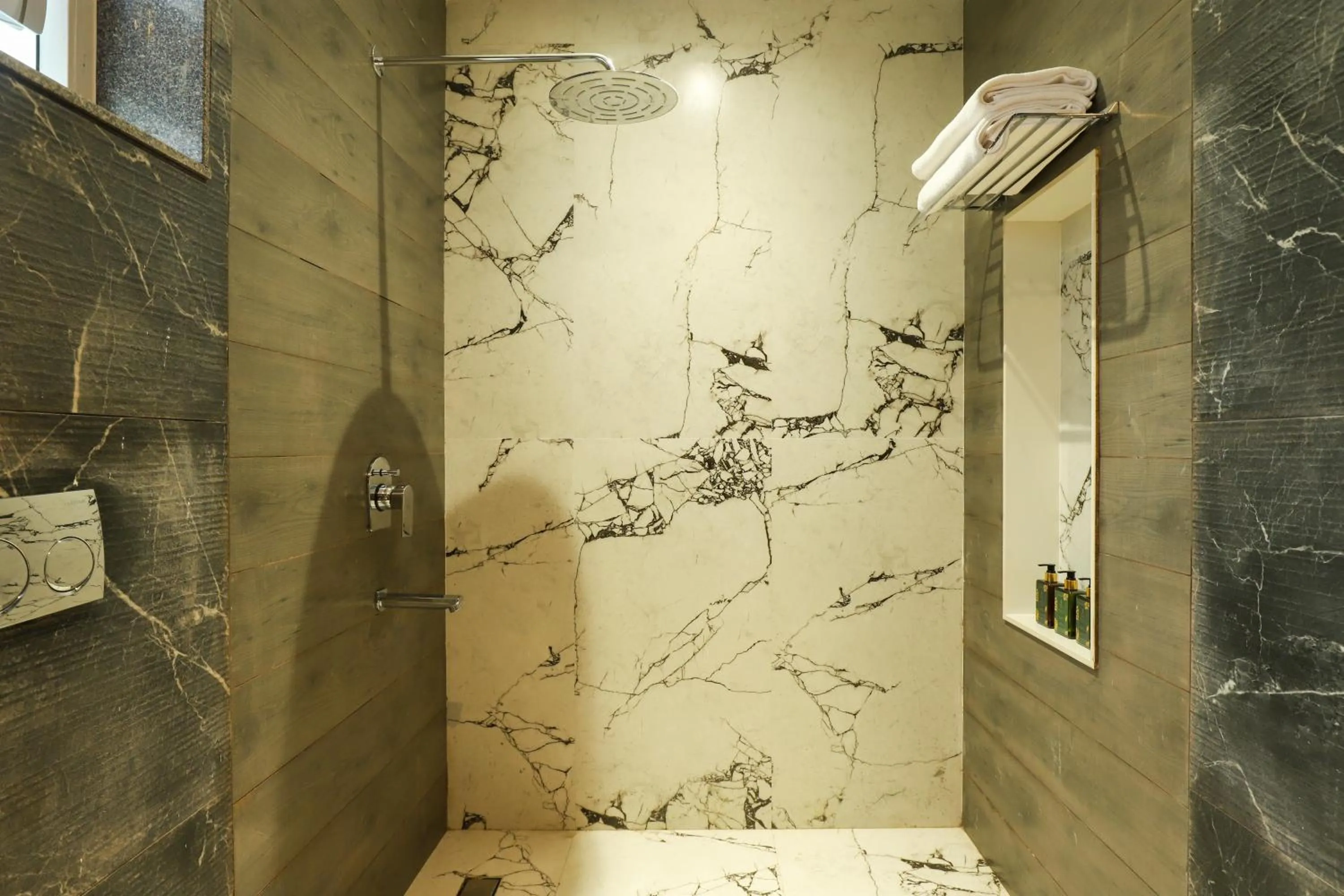 Shower in ELIVAAS 6 BHK Farmstay with Pvt Pool & Garden - Esh