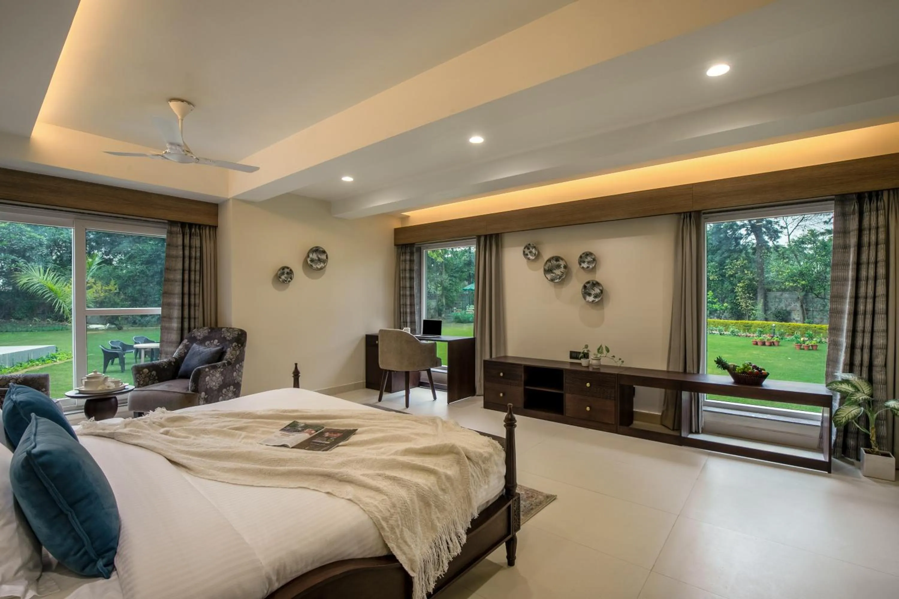 Bed in ELIVAAS 6 BHK Farmstay with Pvt Pool & Garden - Esh