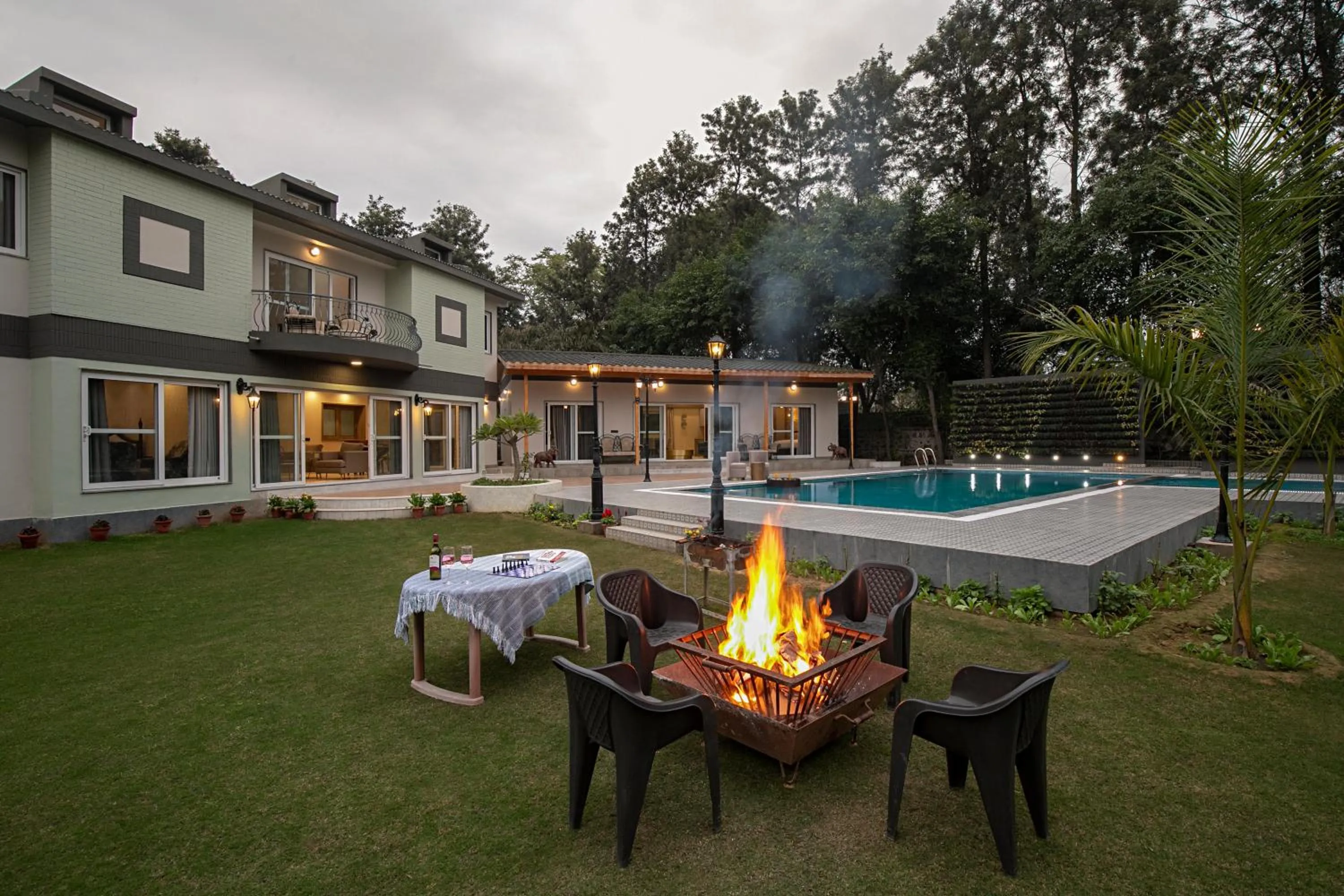 Property building in ELIVAAS 6 BHK Farmstay with Pvt Pool & Garden - Esh