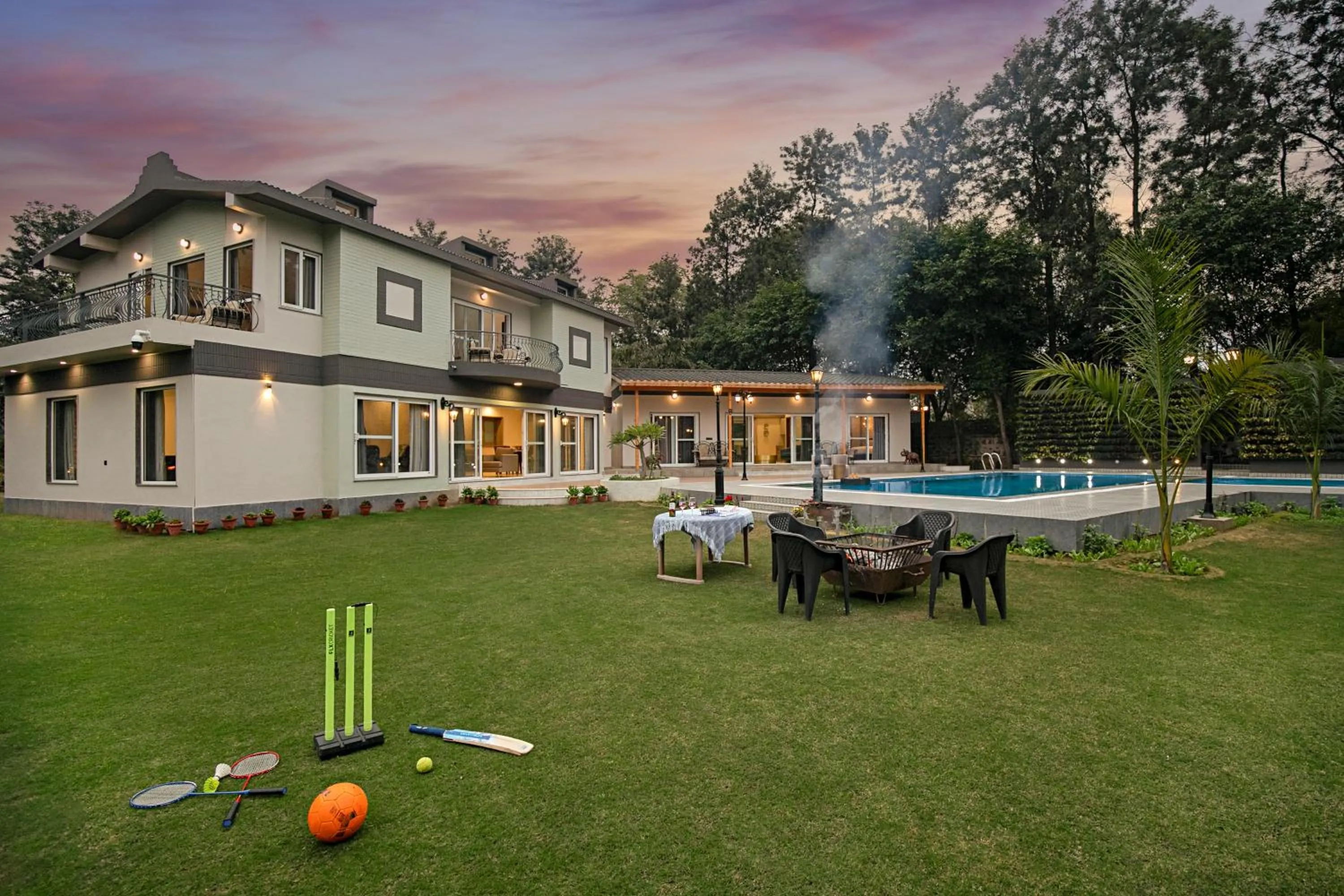 Property building in ELIVAAS 6 BHK Farmstay with Pvt Pool & Garden - Esh