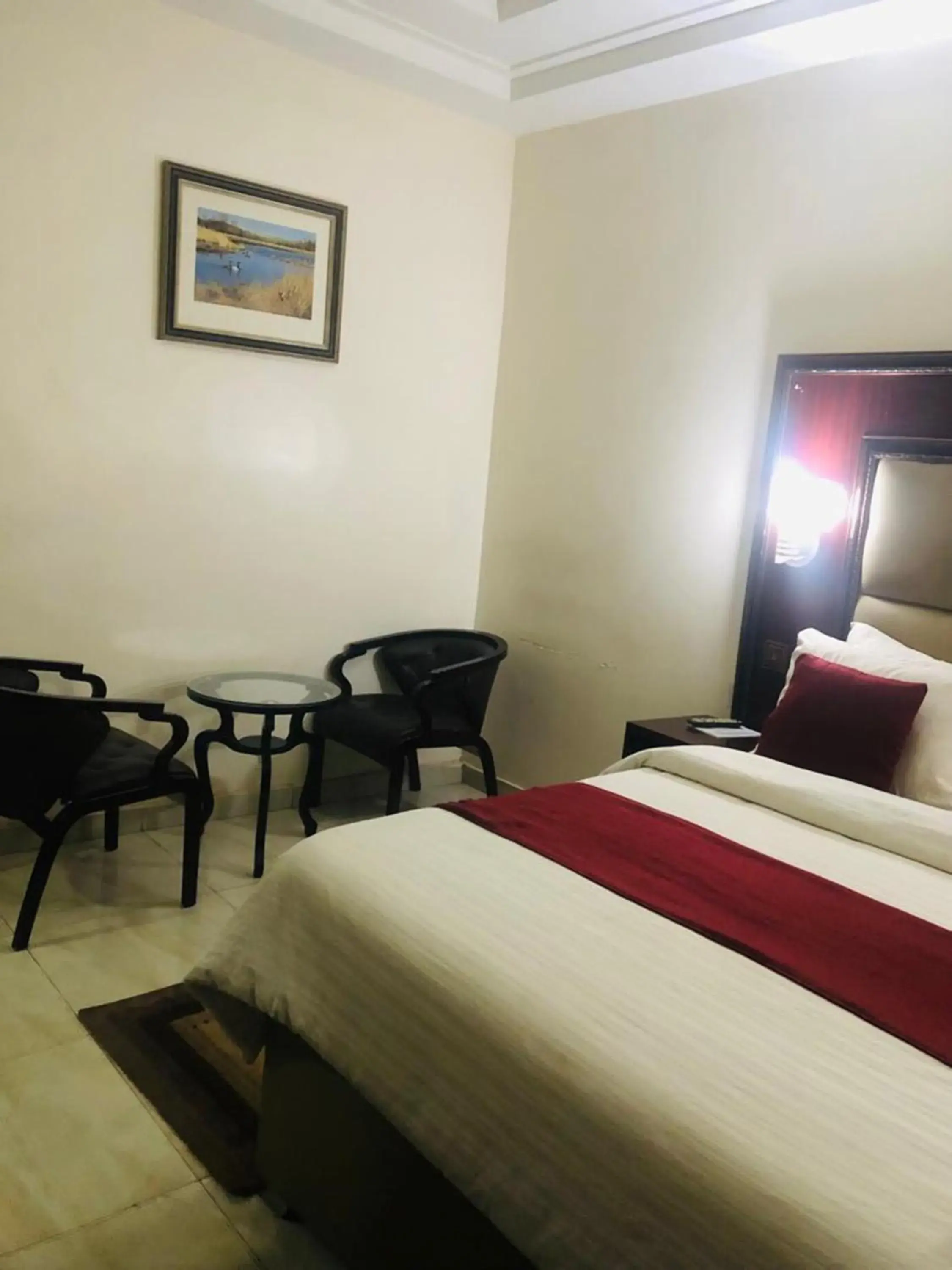 Bed in MCLORRETS SUITES Bed in MCLORRETS SUITES