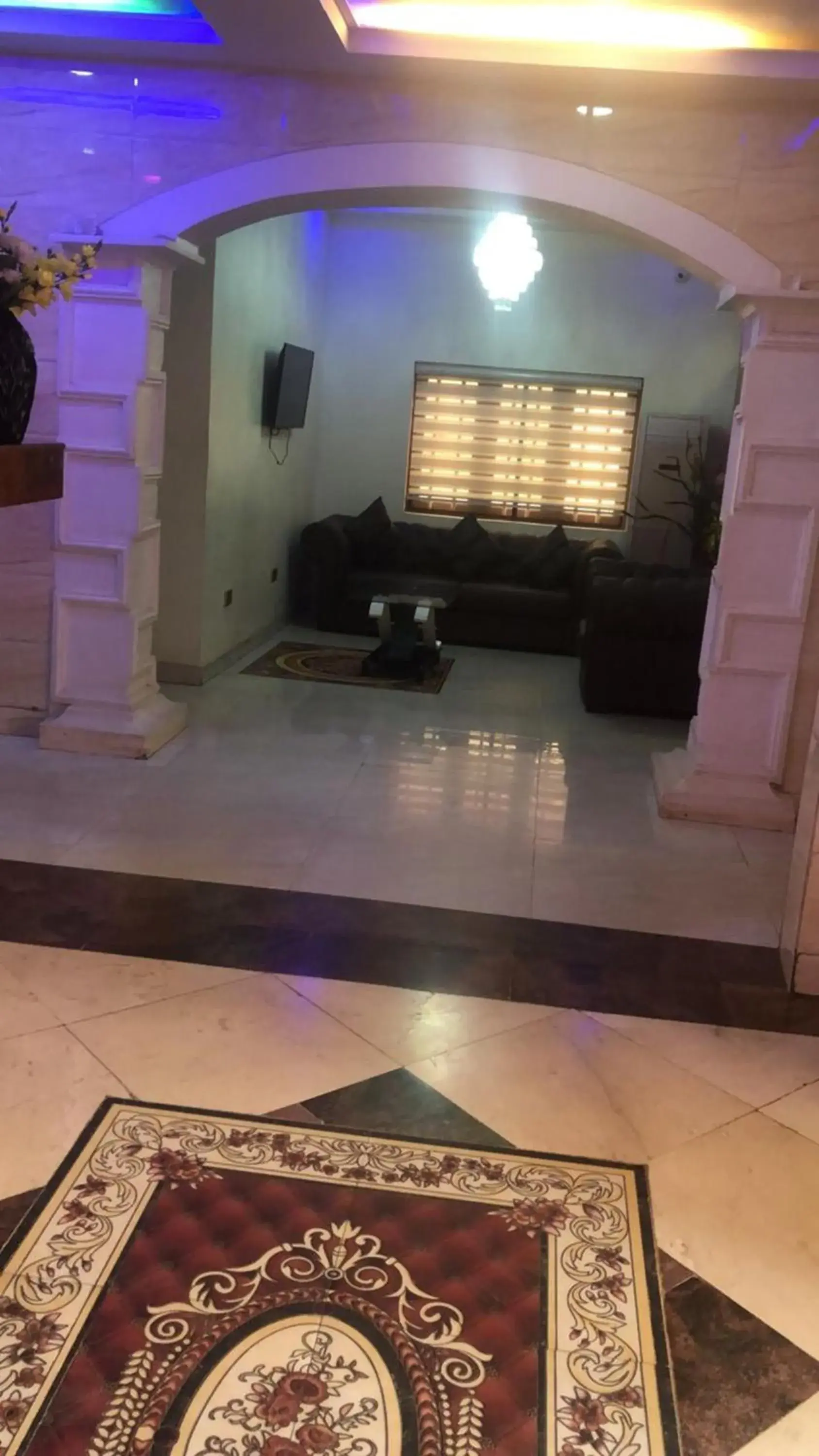 Lobby or reception in MCLORRETS SUITES Lobby or reception in MCLORRETS SUITES