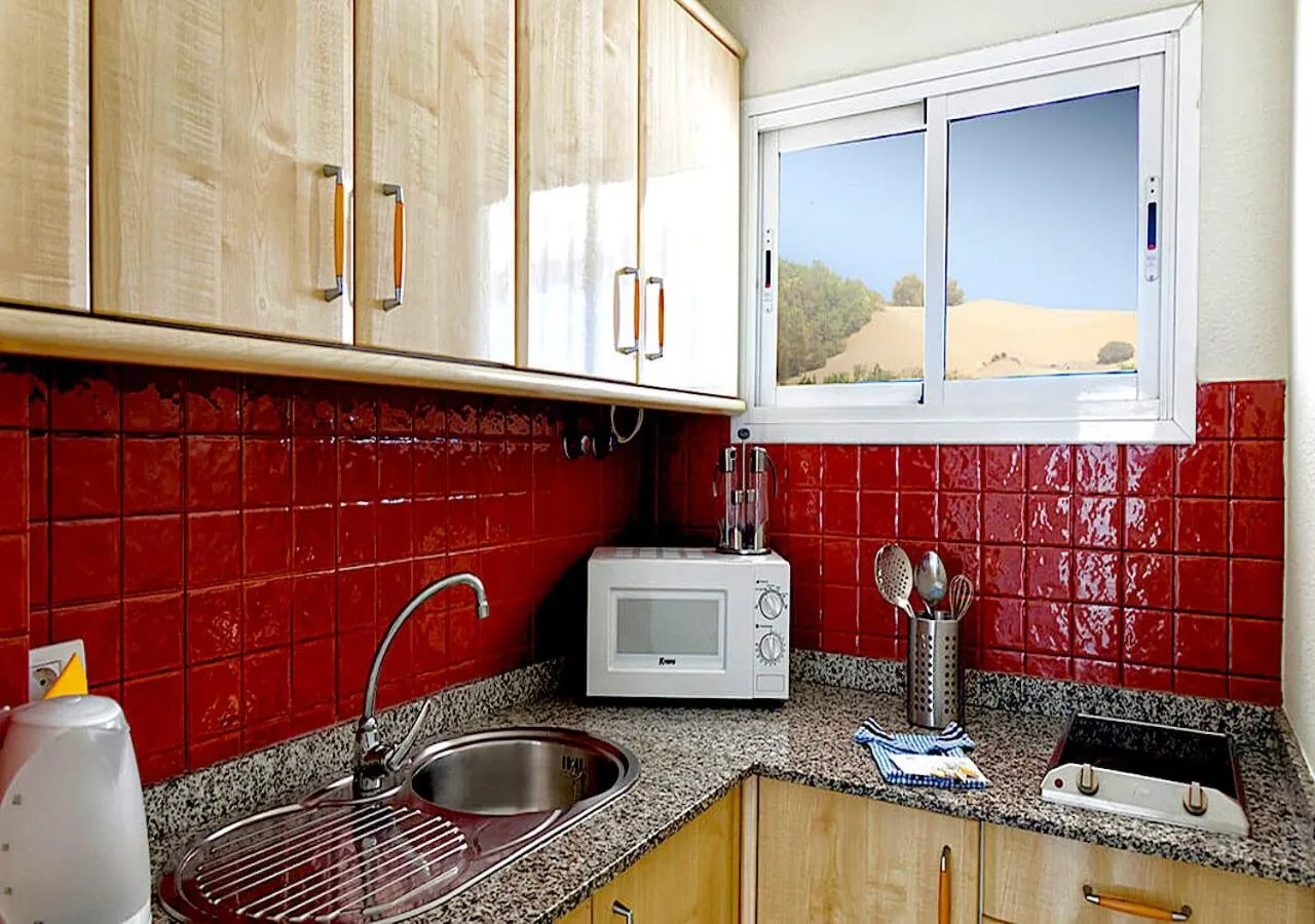 Coffee/tea facilities in Apartamentos Cocoteros