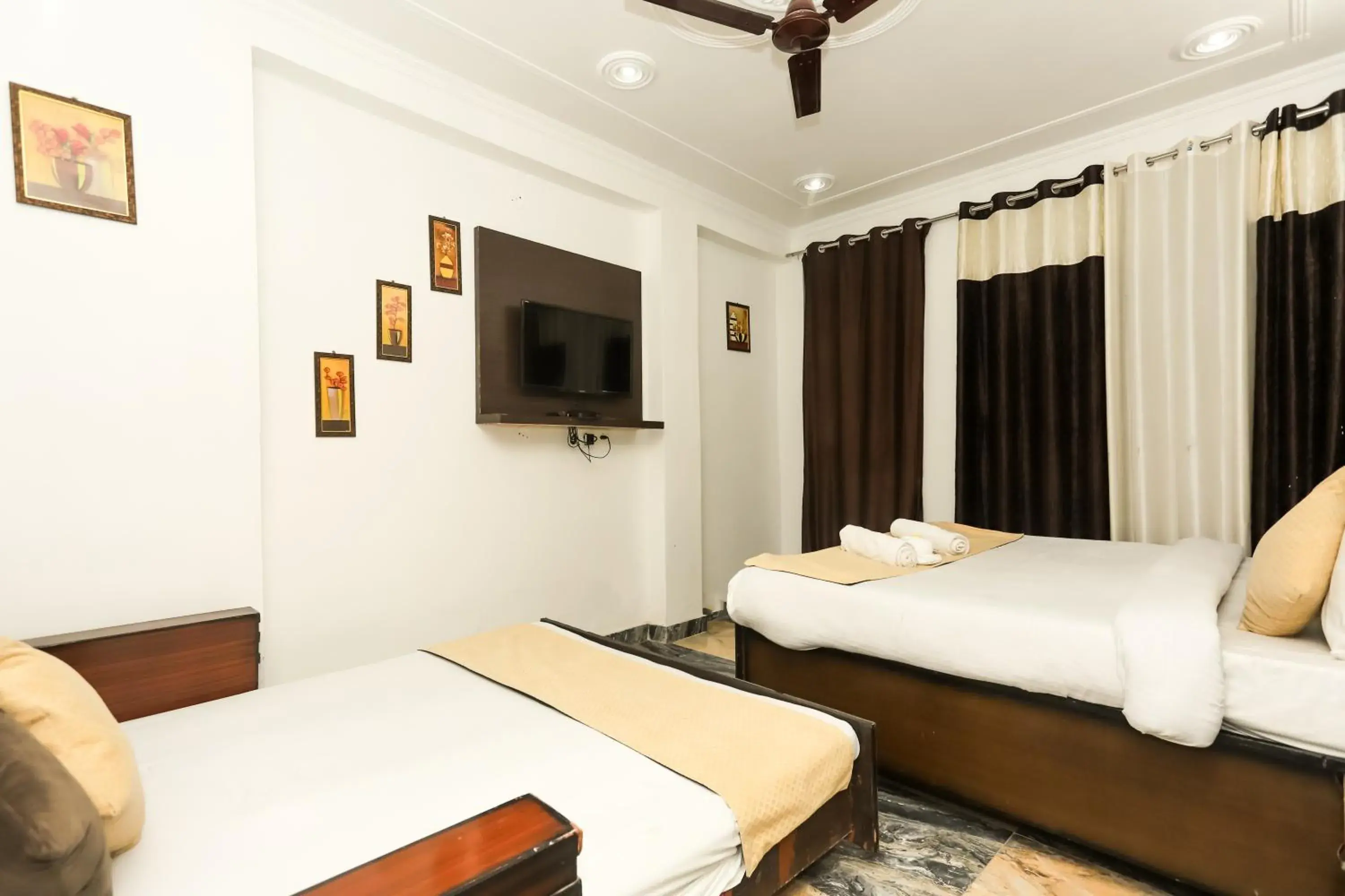 Bed in Mirage Grand Bed in Mirage Grand