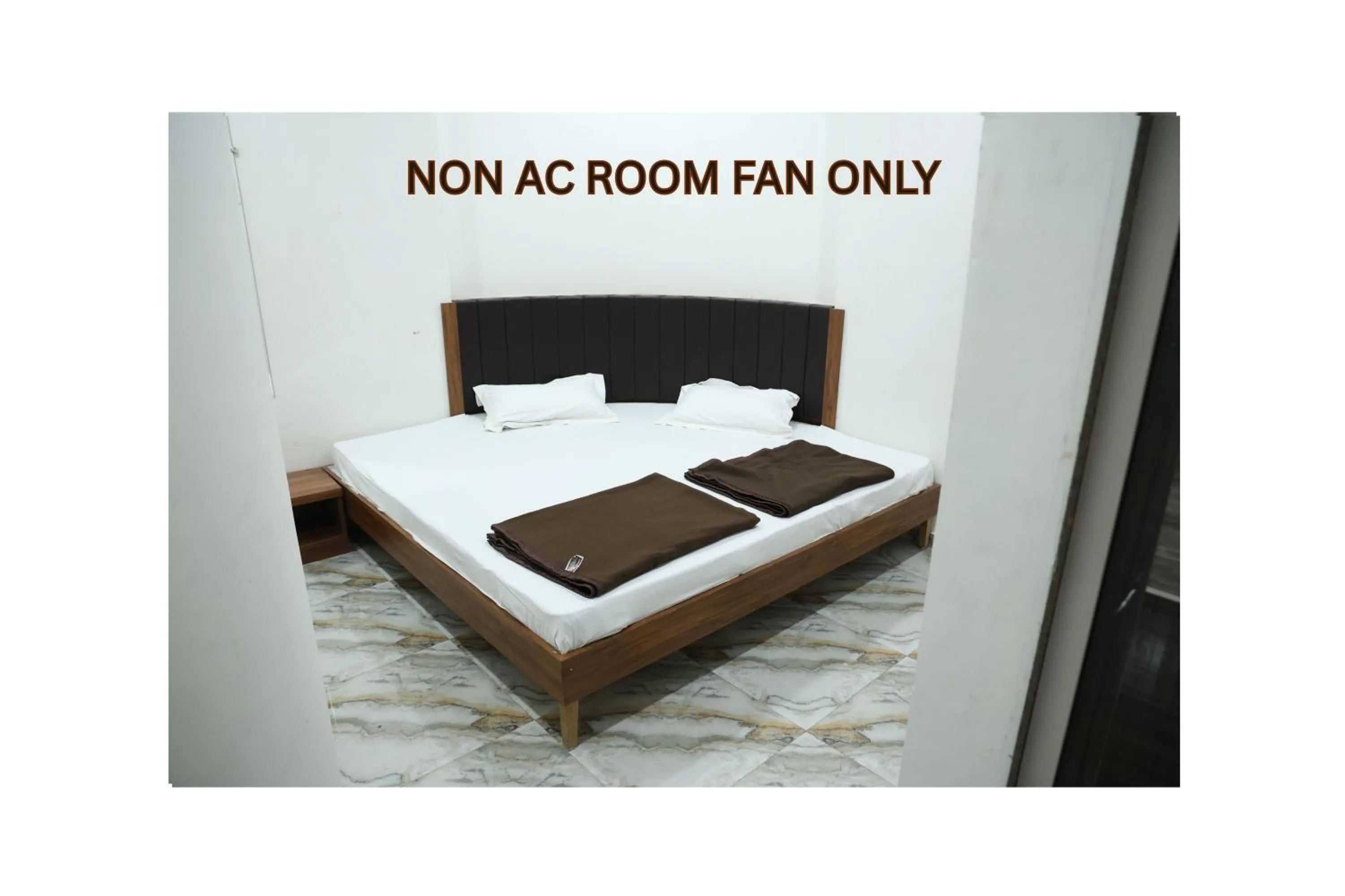 Bedroom, Bed in Hotel Aaram Kalupur