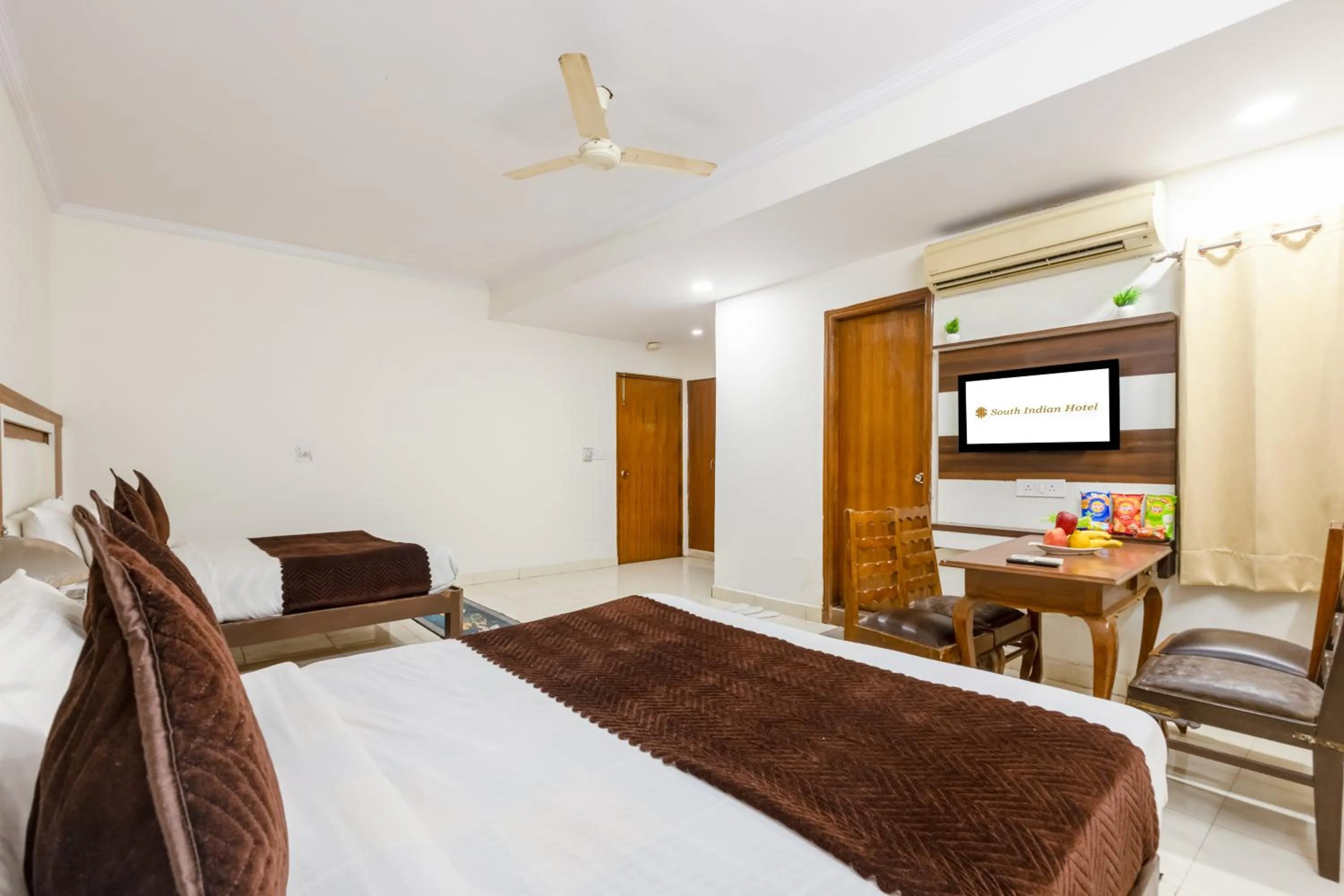 Bed in Hotel South Indian