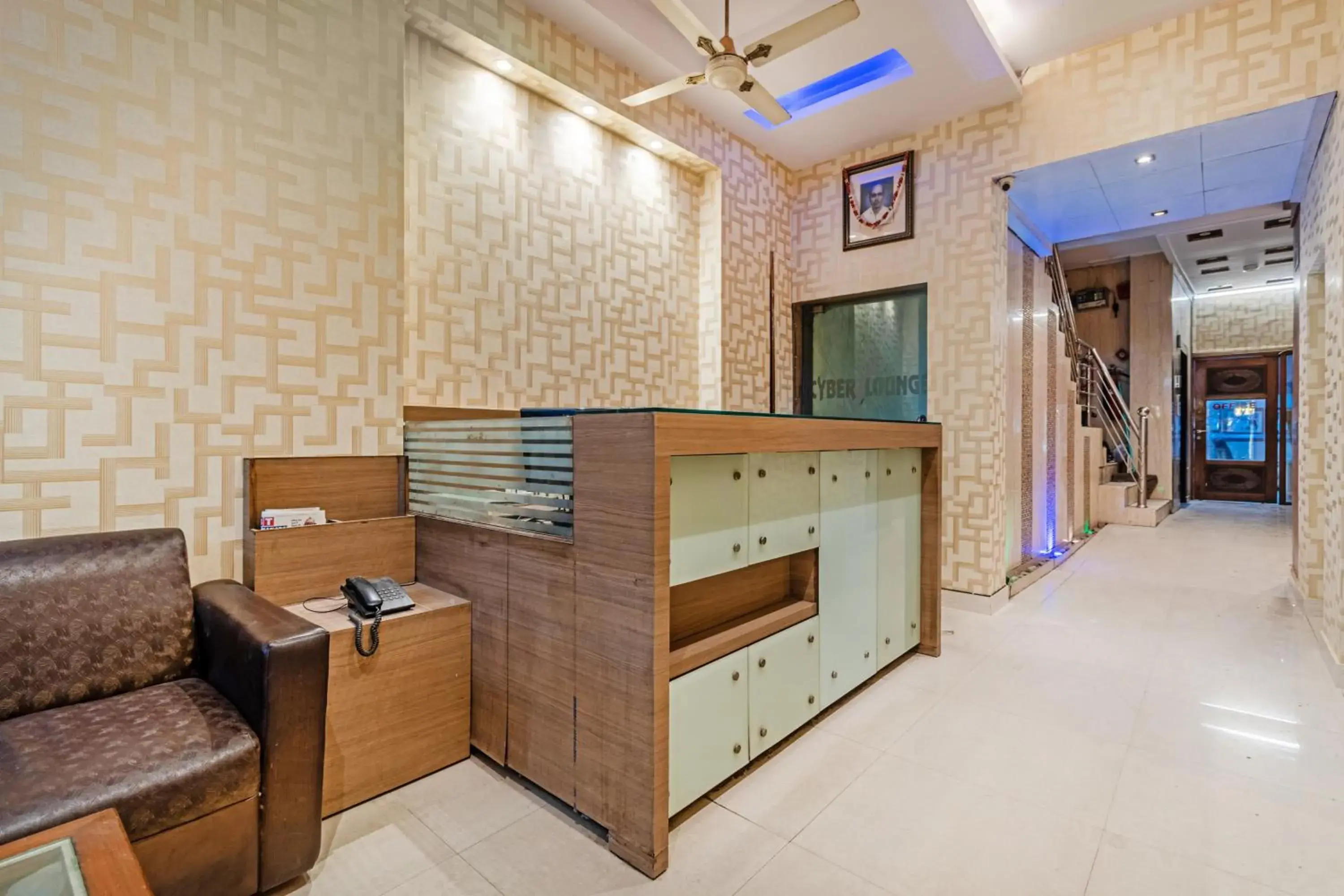 Property building in Hotel South Indian Property building in Hotel South Indian