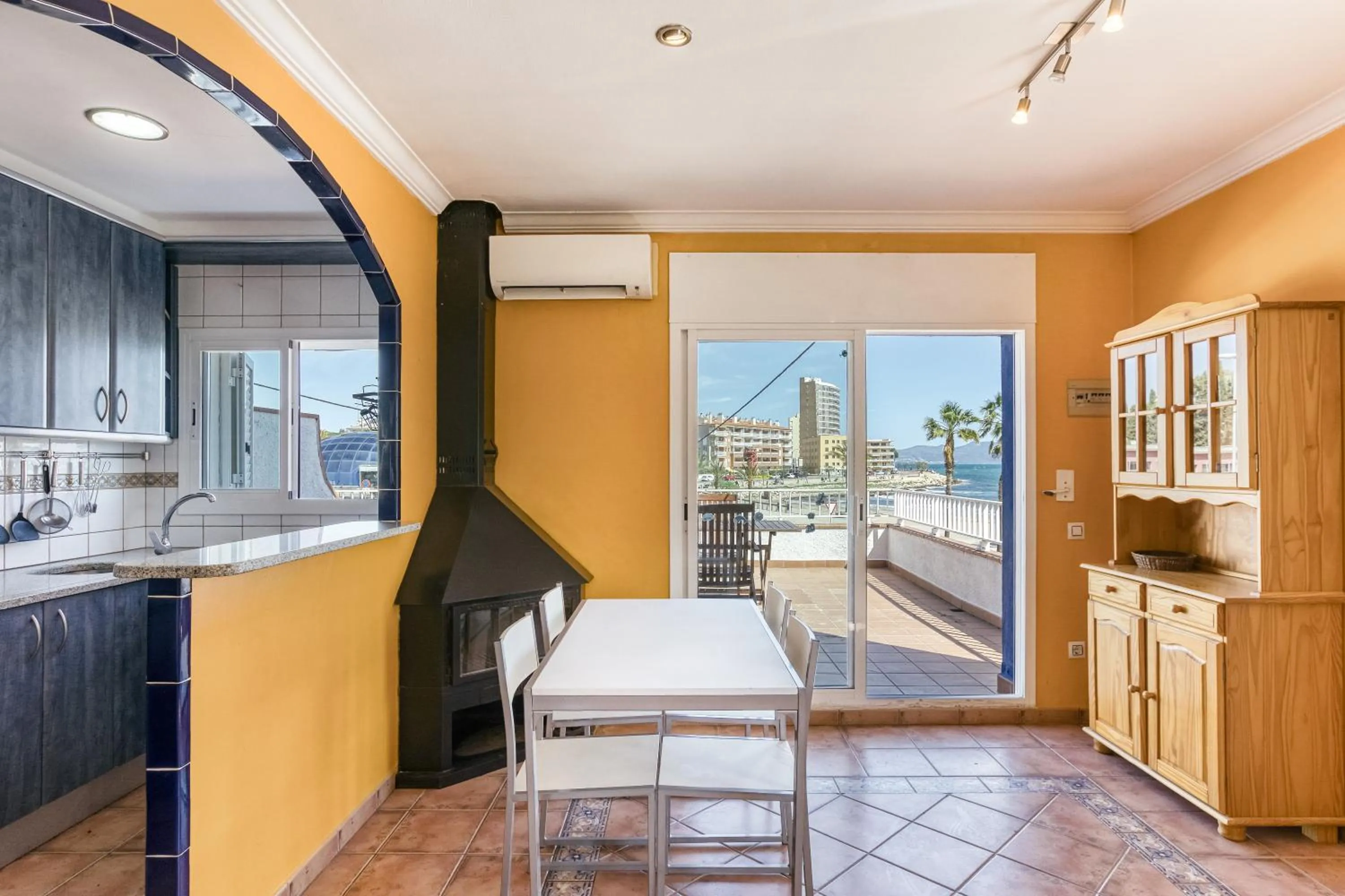Kitchen or kitchenette in Mimosa