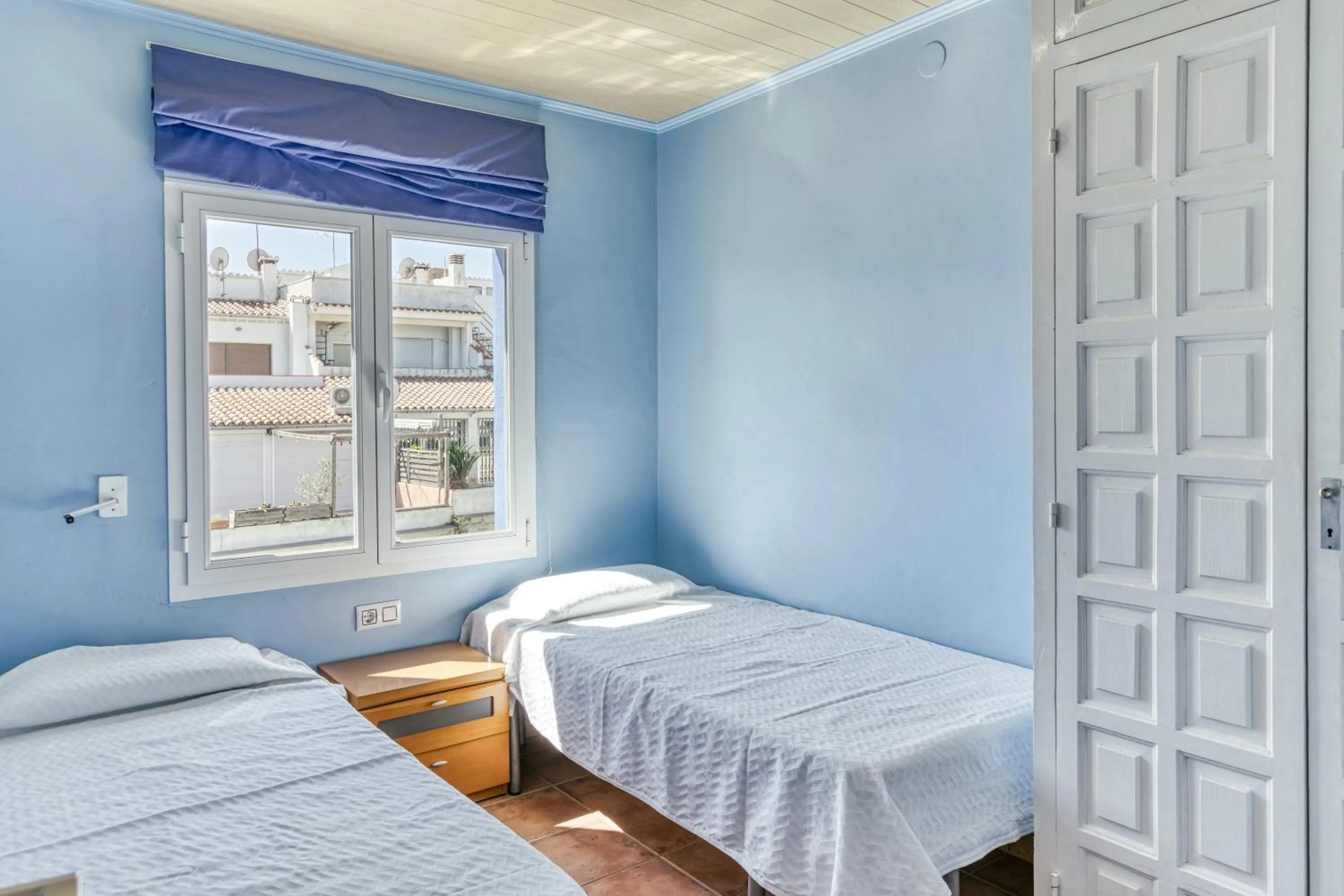Property building, Bed in Mimosa