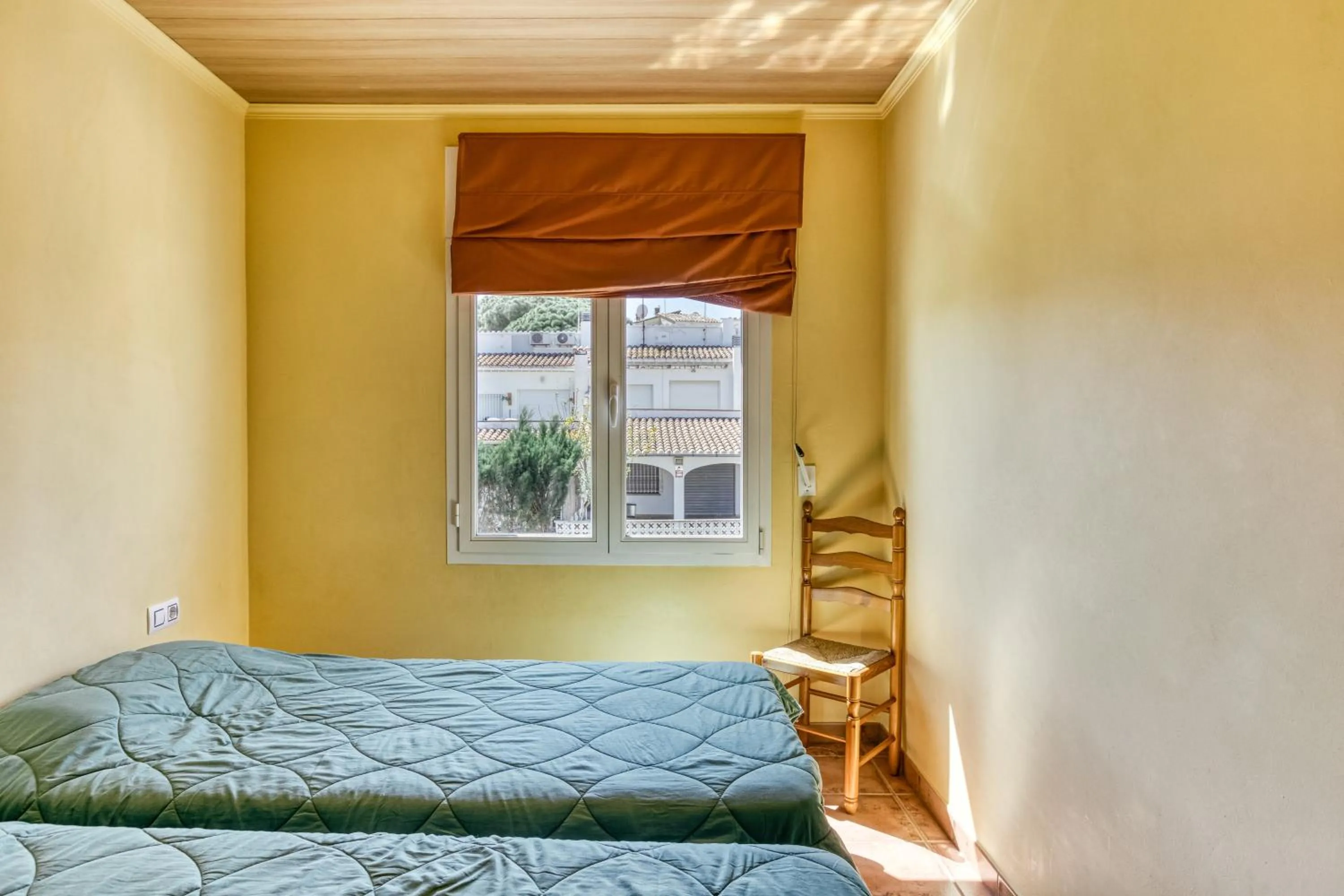 Property building, Bed in Mimosa