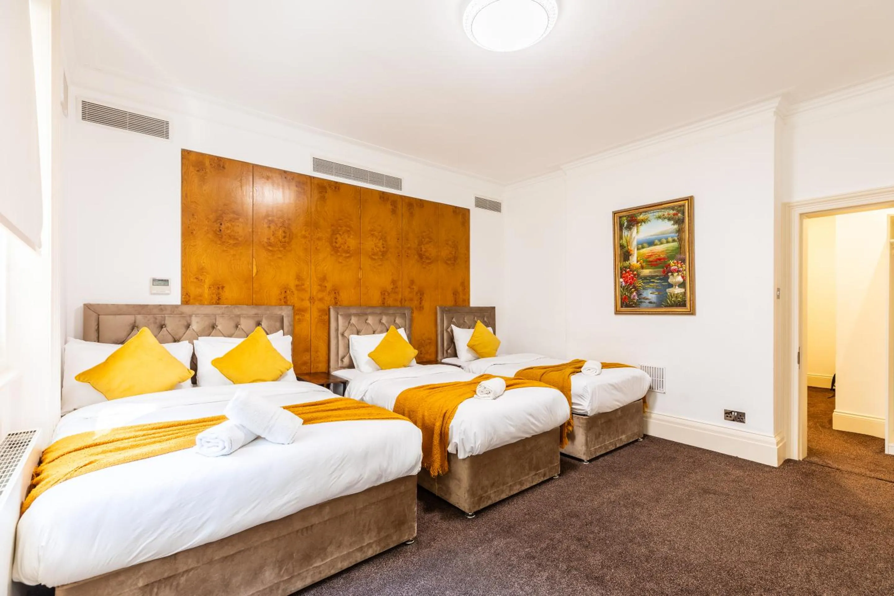 Bedroom, Bed in Mayfair Residences