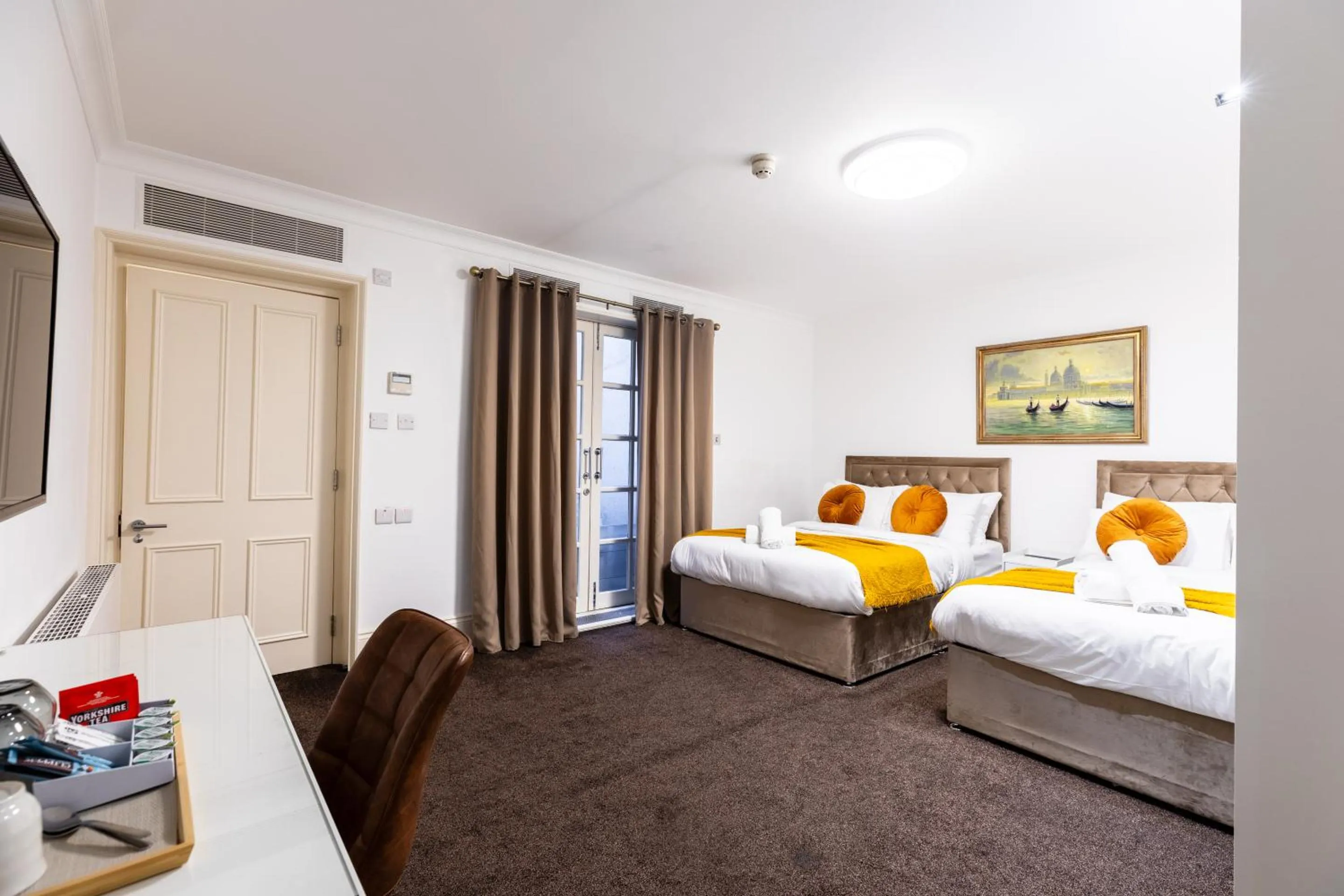 Bedroom, Bed in Mayfair Residences