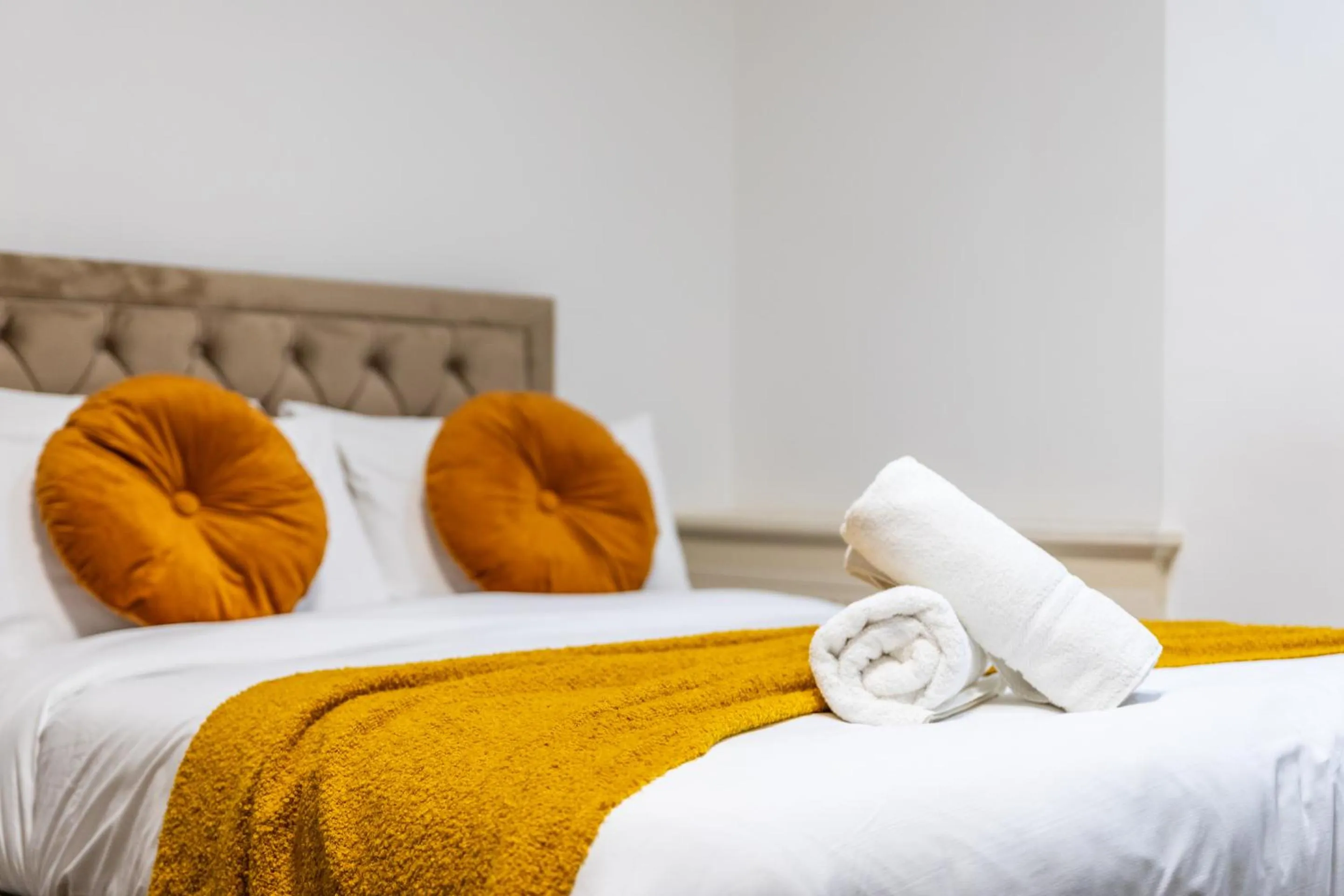 Bedroom, Bed in Mayfair Residences