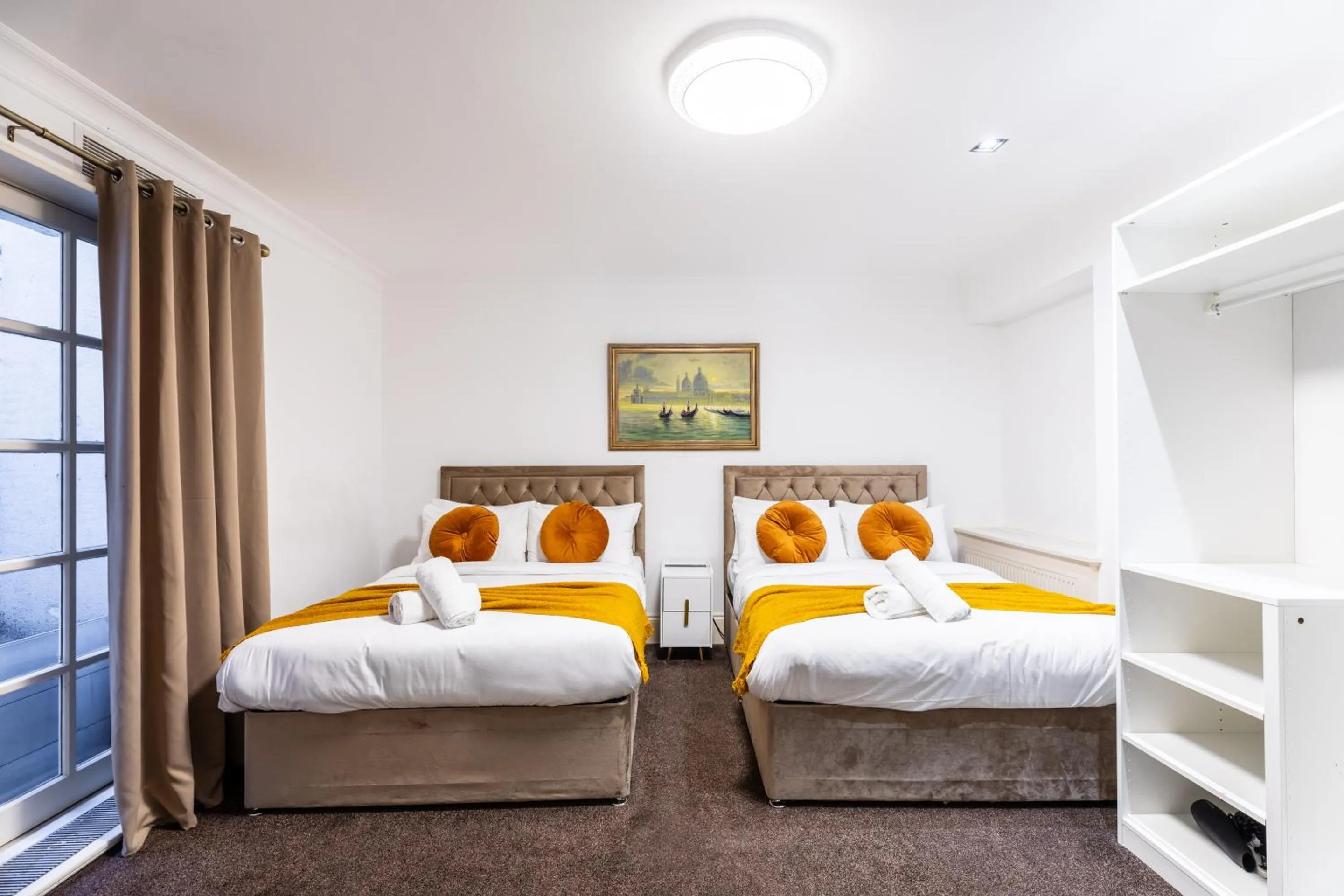 Bedroom, Bed in Mayfair Residences