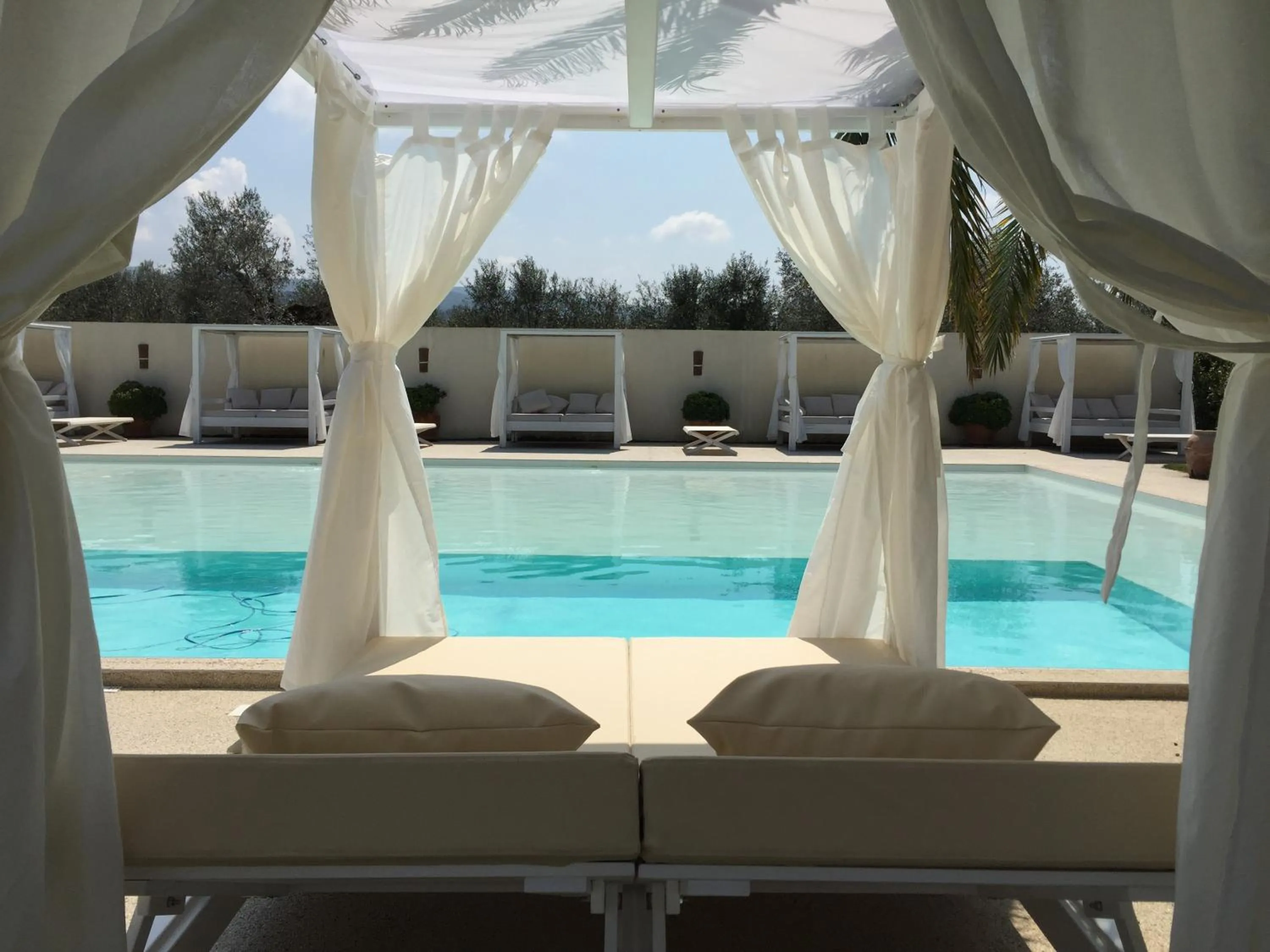 Pool view in Relais Le Fornacelle