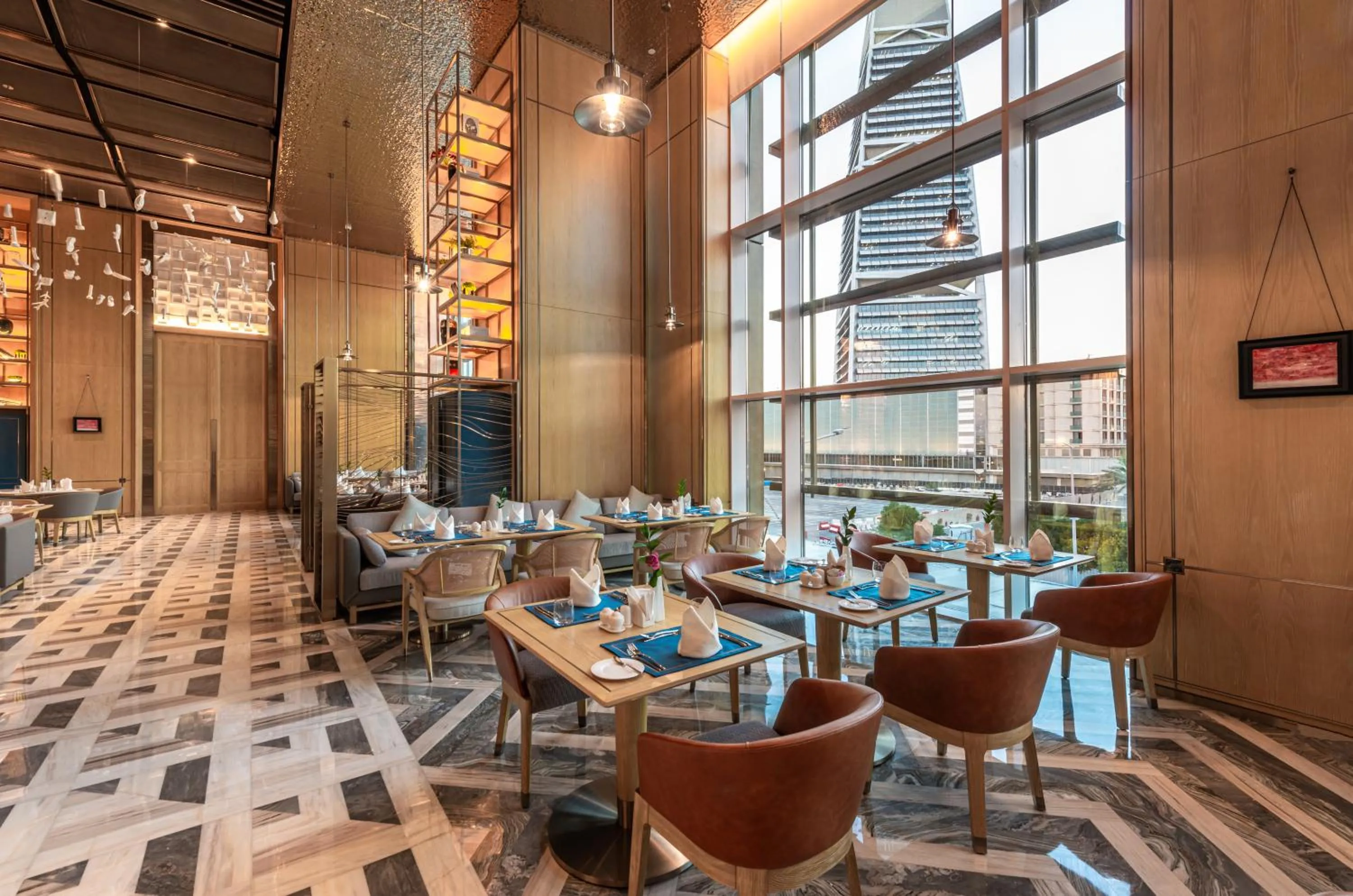 Restaurant/places to eat in Narcissus The Royal Hotel