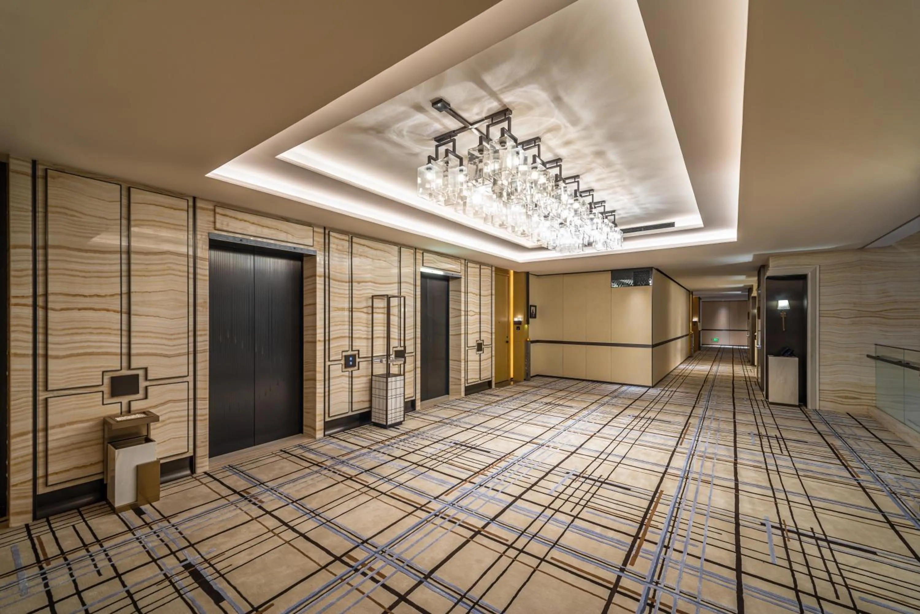 Property building in Narcissus The Royal Hotel