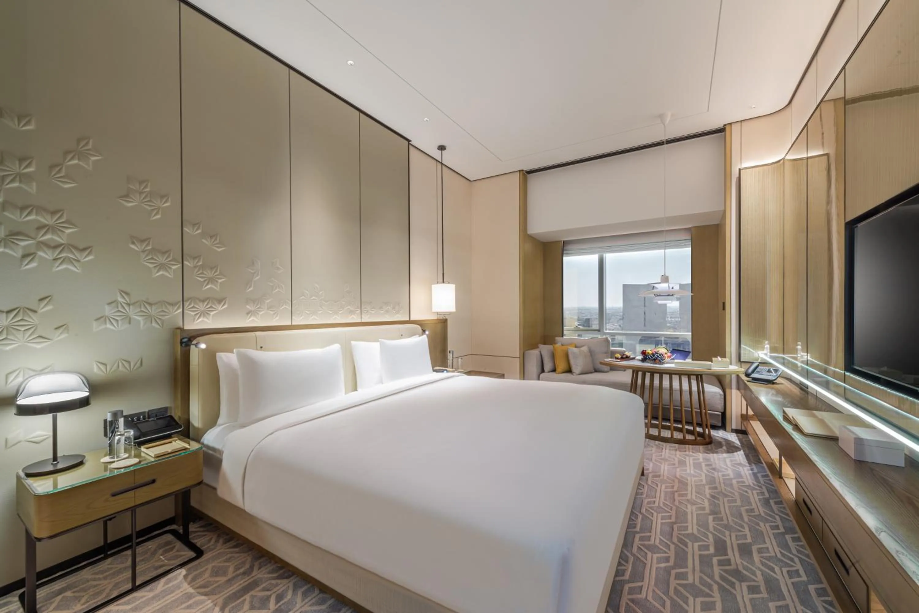 Bedroom, Bed in Narcissus The Royal Hotel