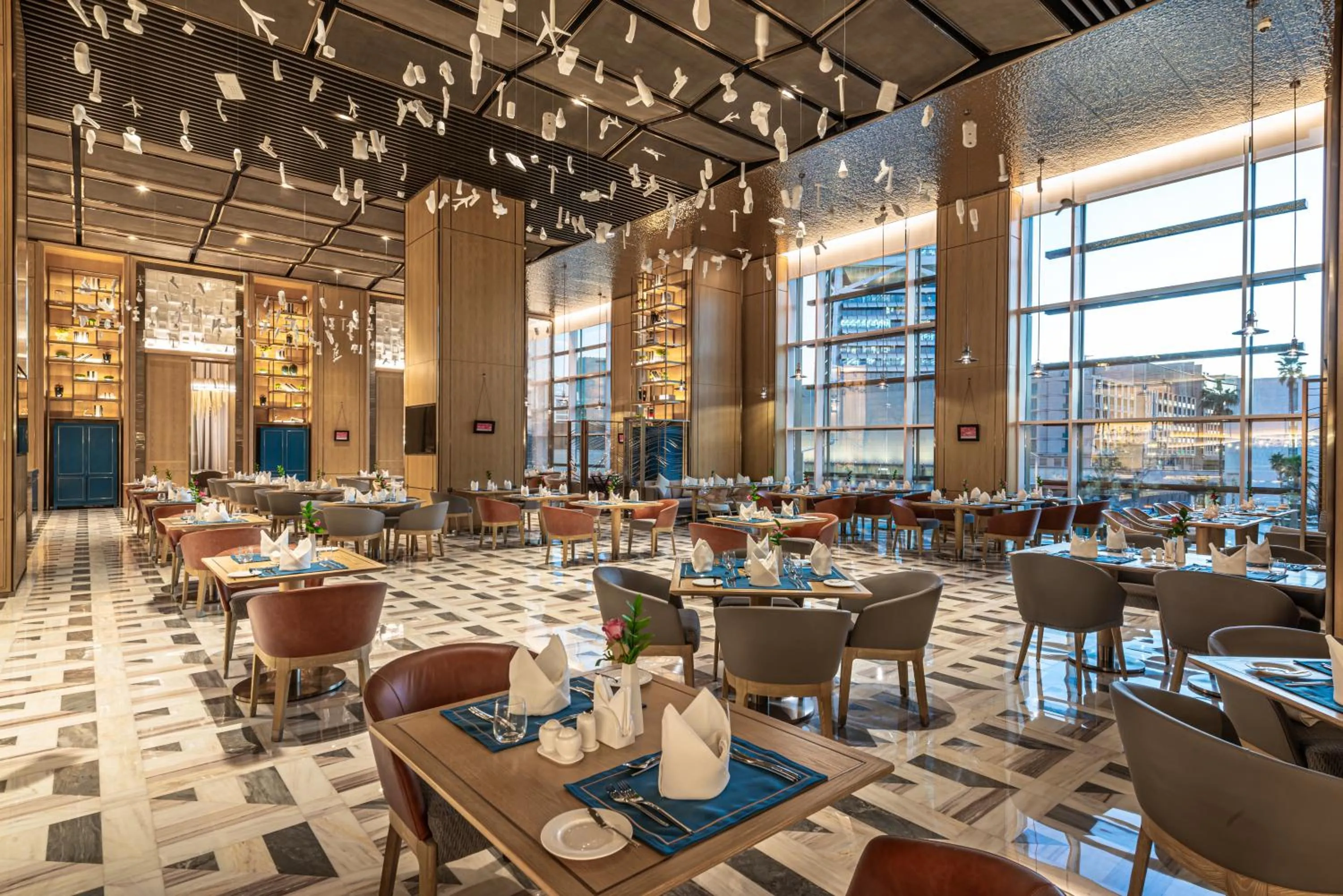 Restaurant/places to eat in Narcissus The Royal Hotel