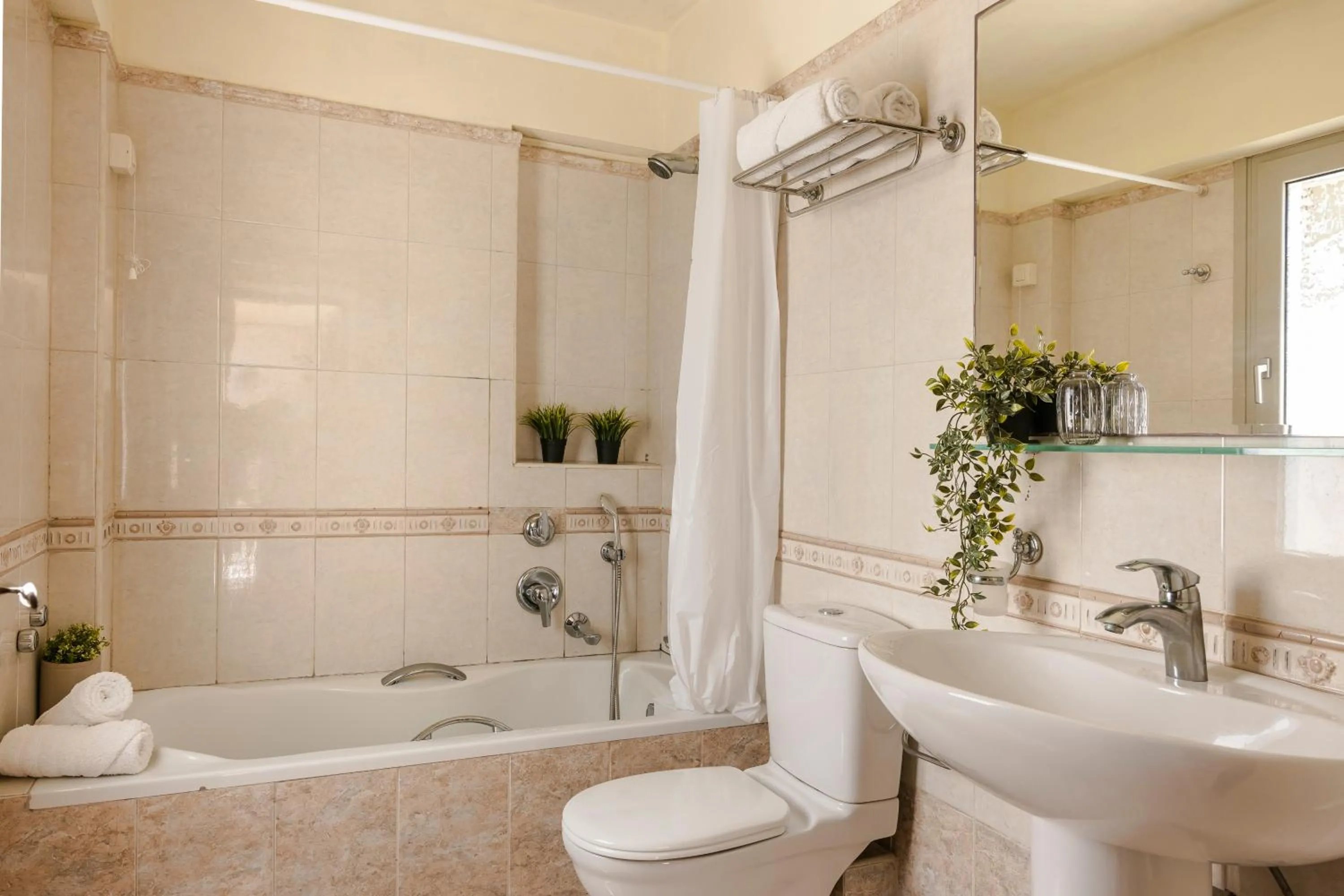 Bathroom in Belle View Hotel - Sea View & Sunset