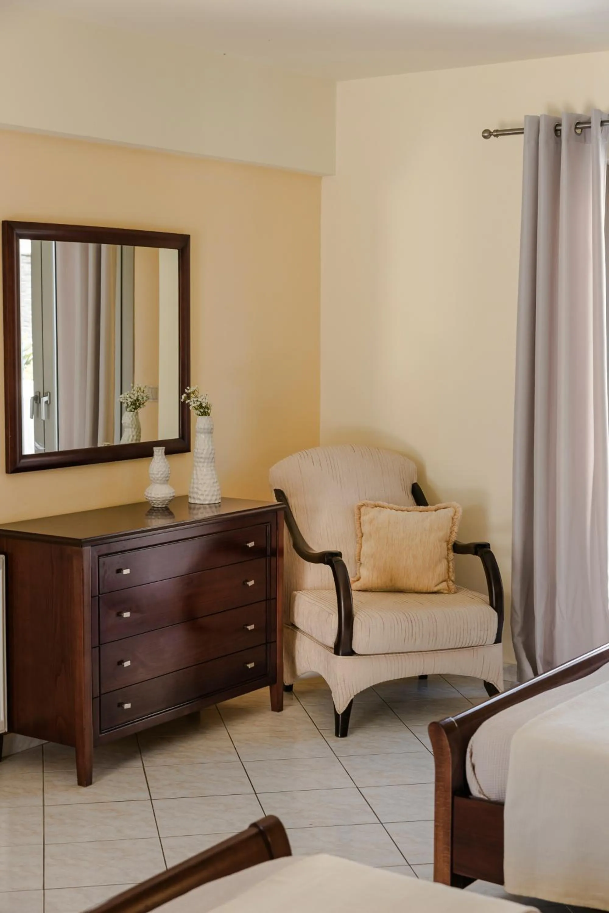 Photo of the whole room in Belle View Hotel - Sea View & Sunset