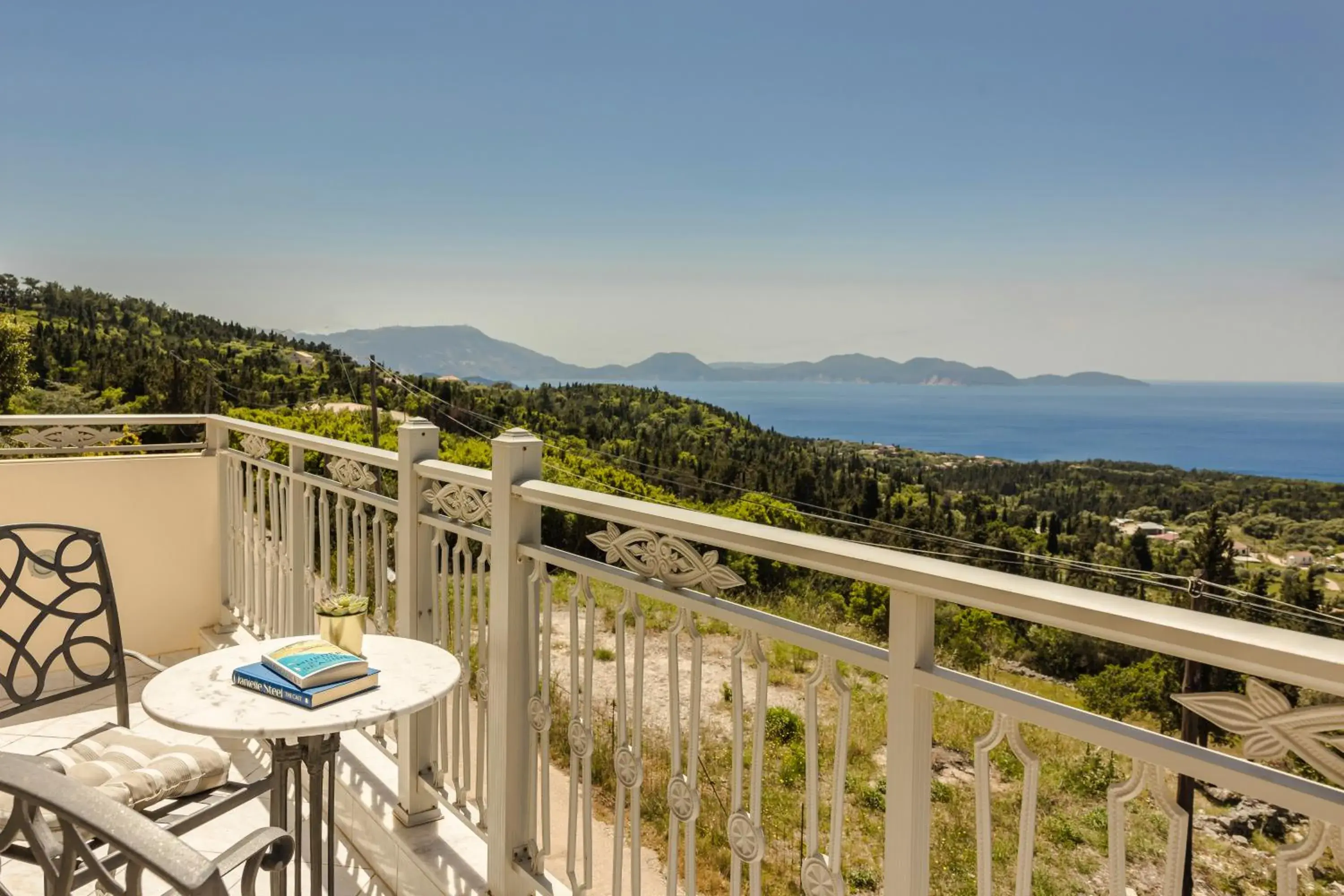 Standard Triple Room with Sea View in Belle View Hotel - Sea View & Sunset Standard Triple Room with Sea View in Belle View Hotel - Sea View & Sunset