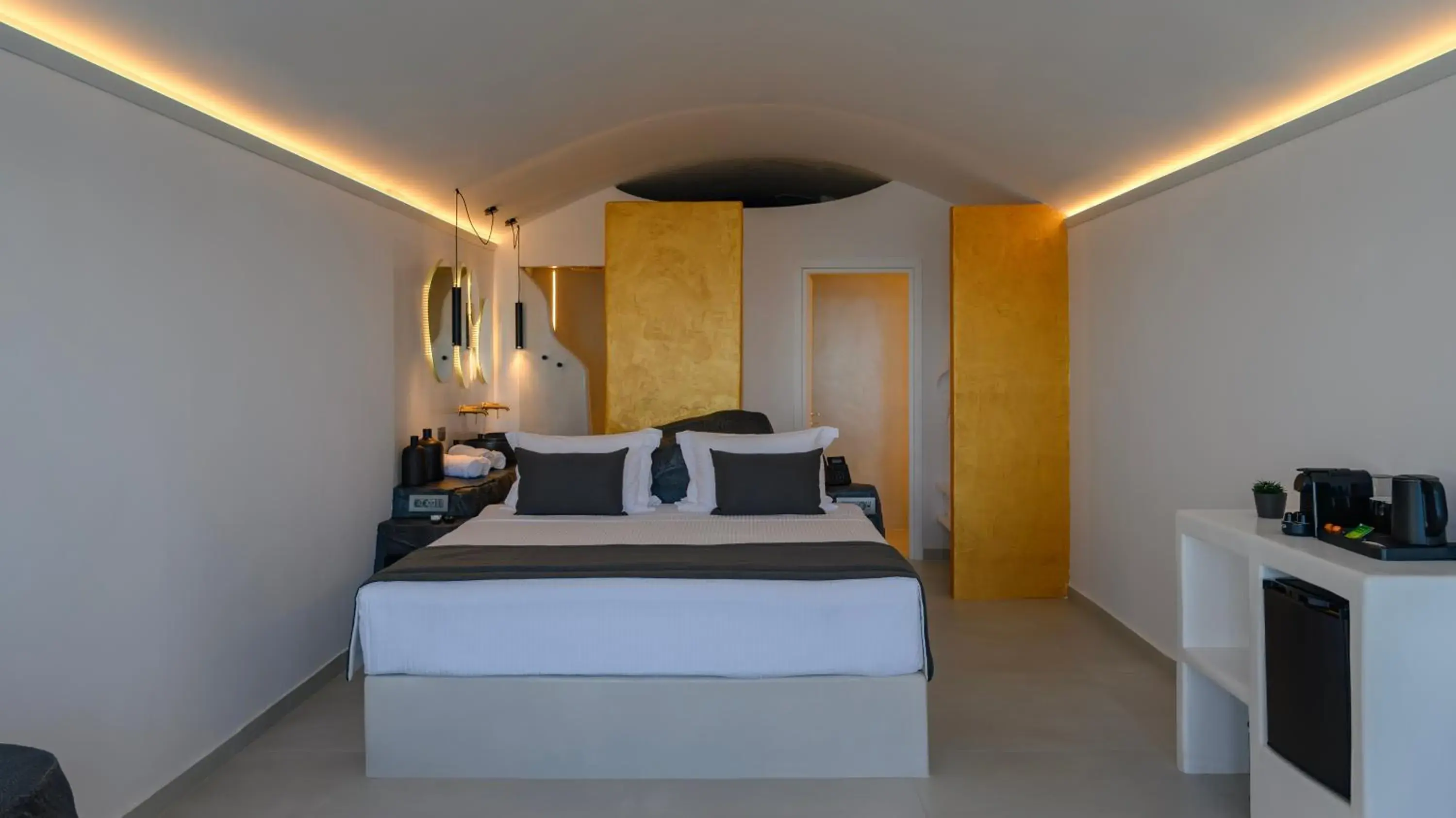 Bedroom, Bed in Arany Terra Bedroom, Bed in Arany Terra