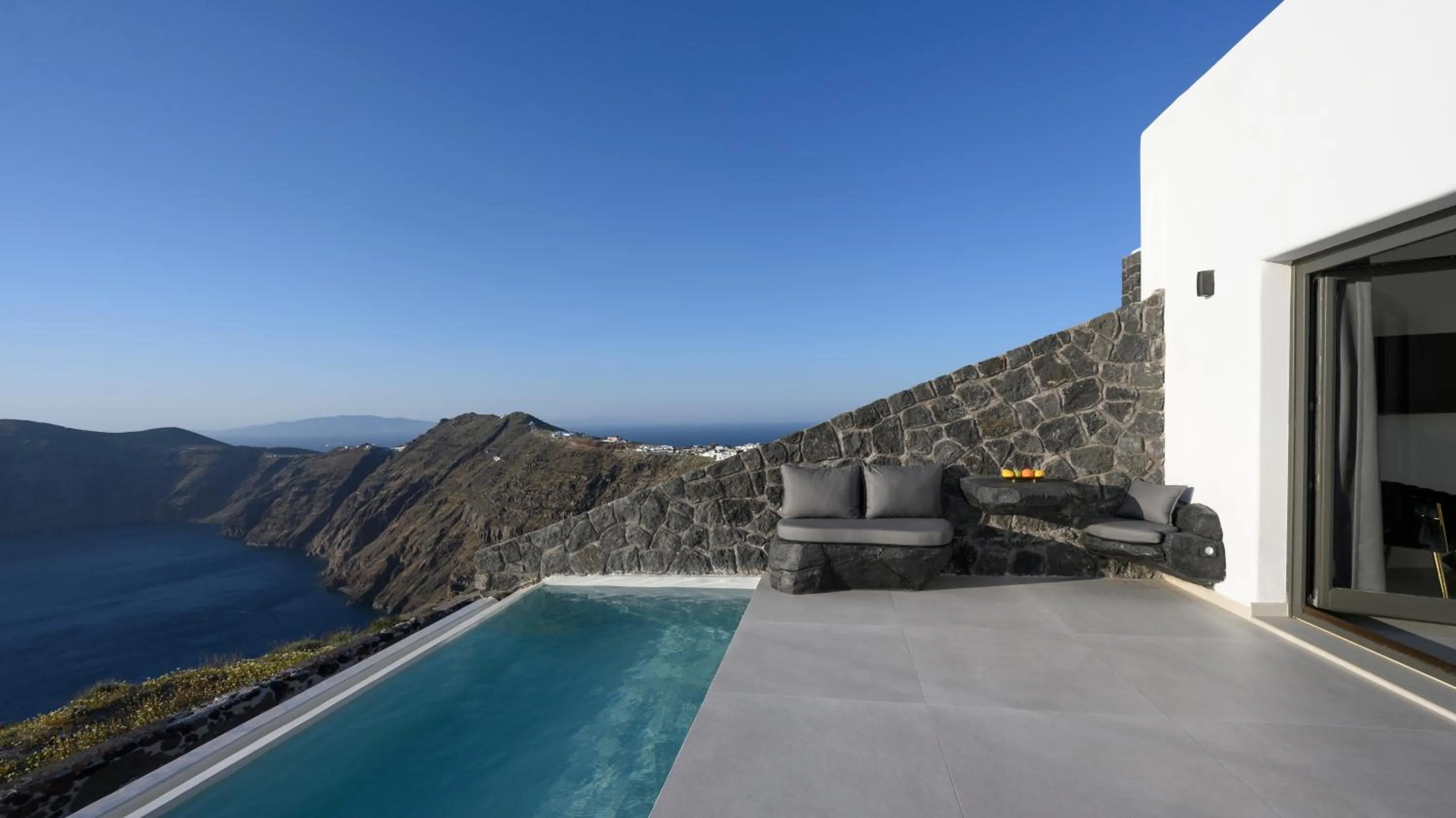 Swimming pool in Arany Terra