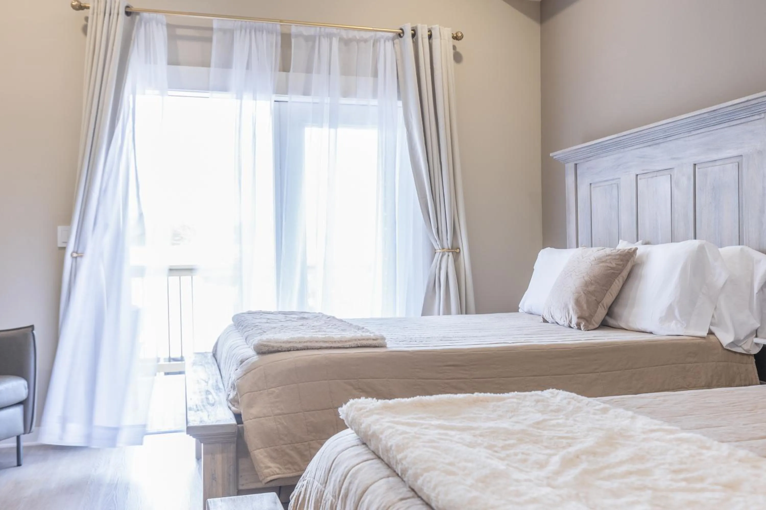 Bed in Hotel Whiskey in Pascagoula