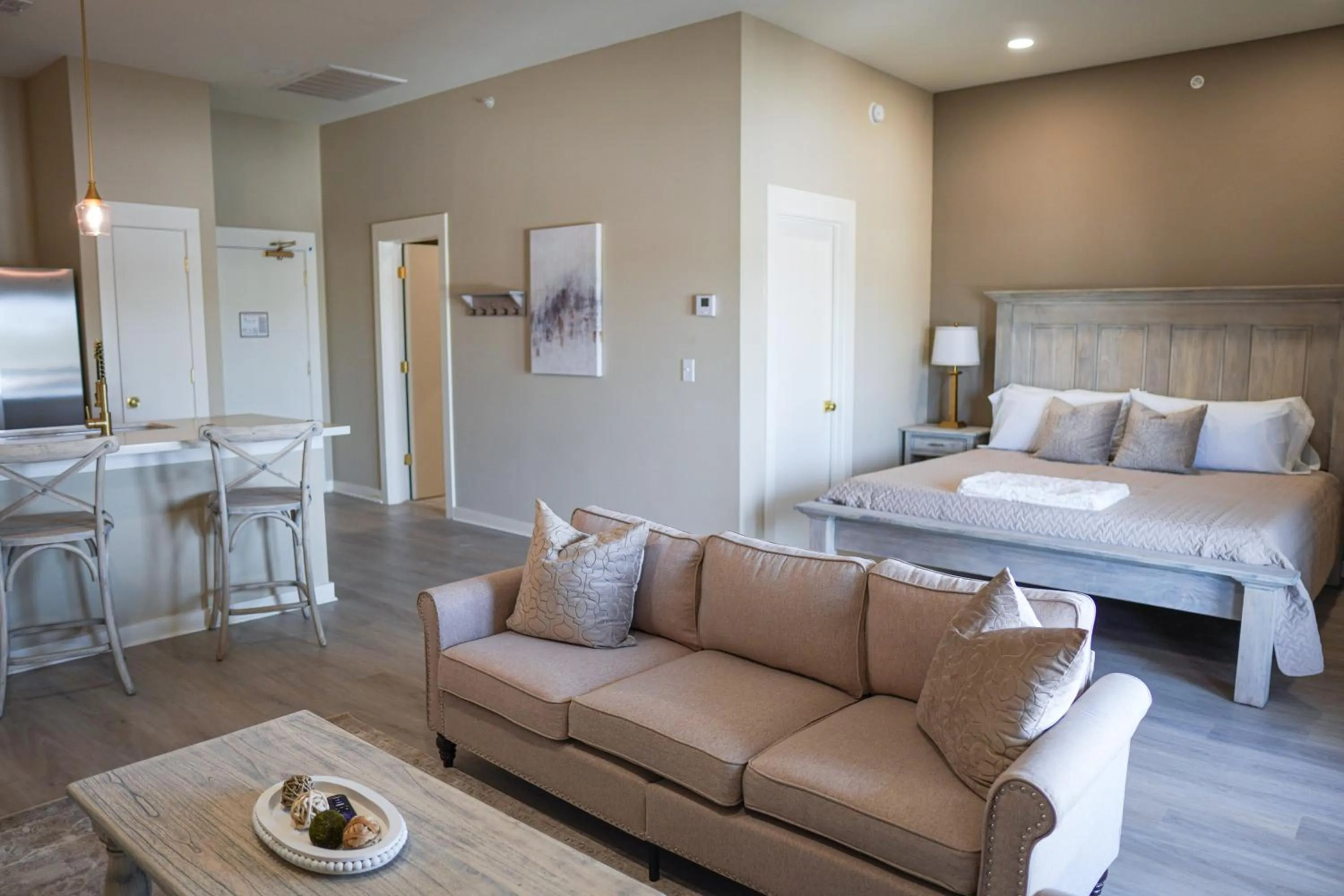 Bed in Hotel Whiskey in Pascagoula