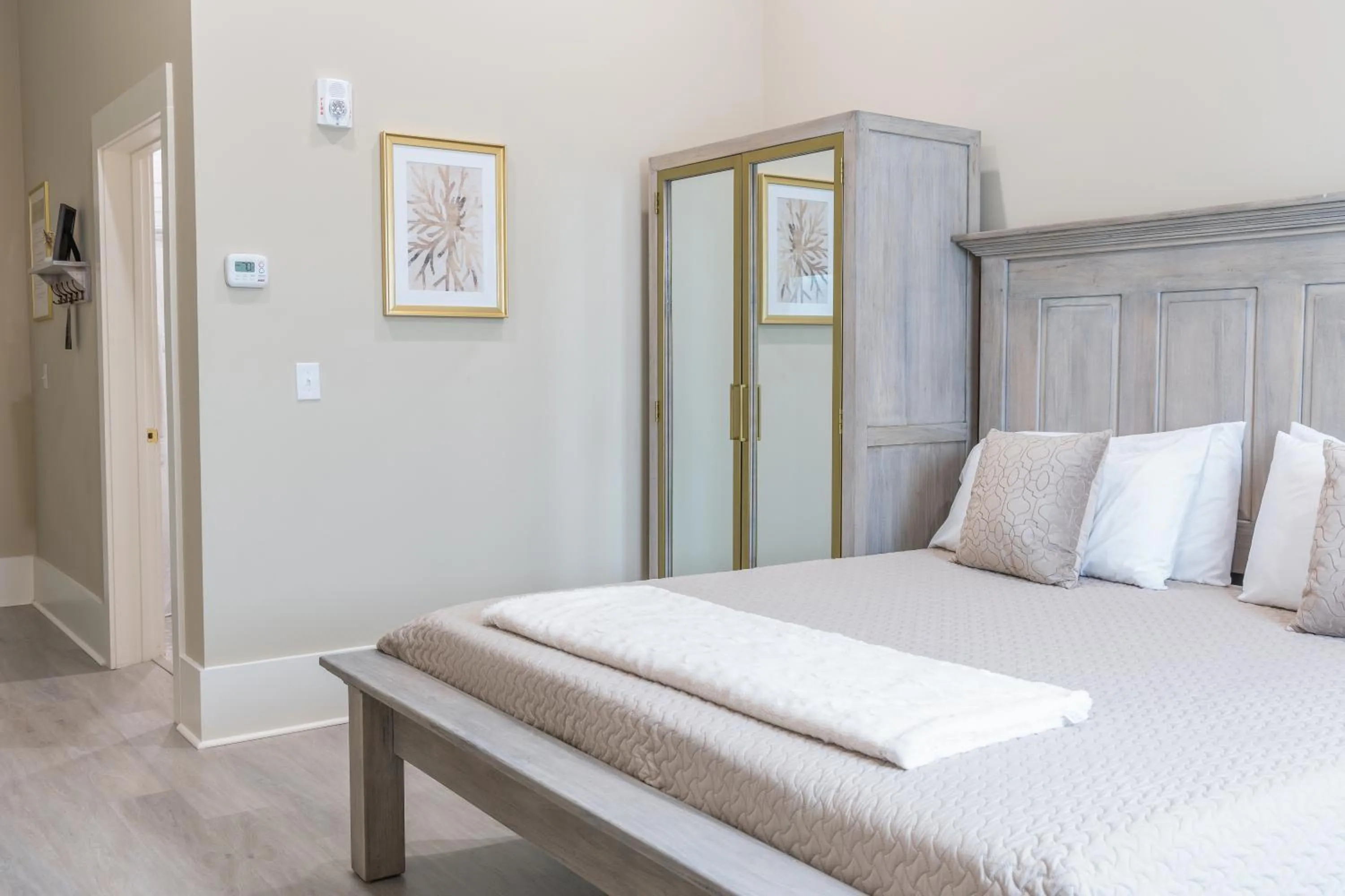 Bed in Hotel Whiskey in Pascagoula