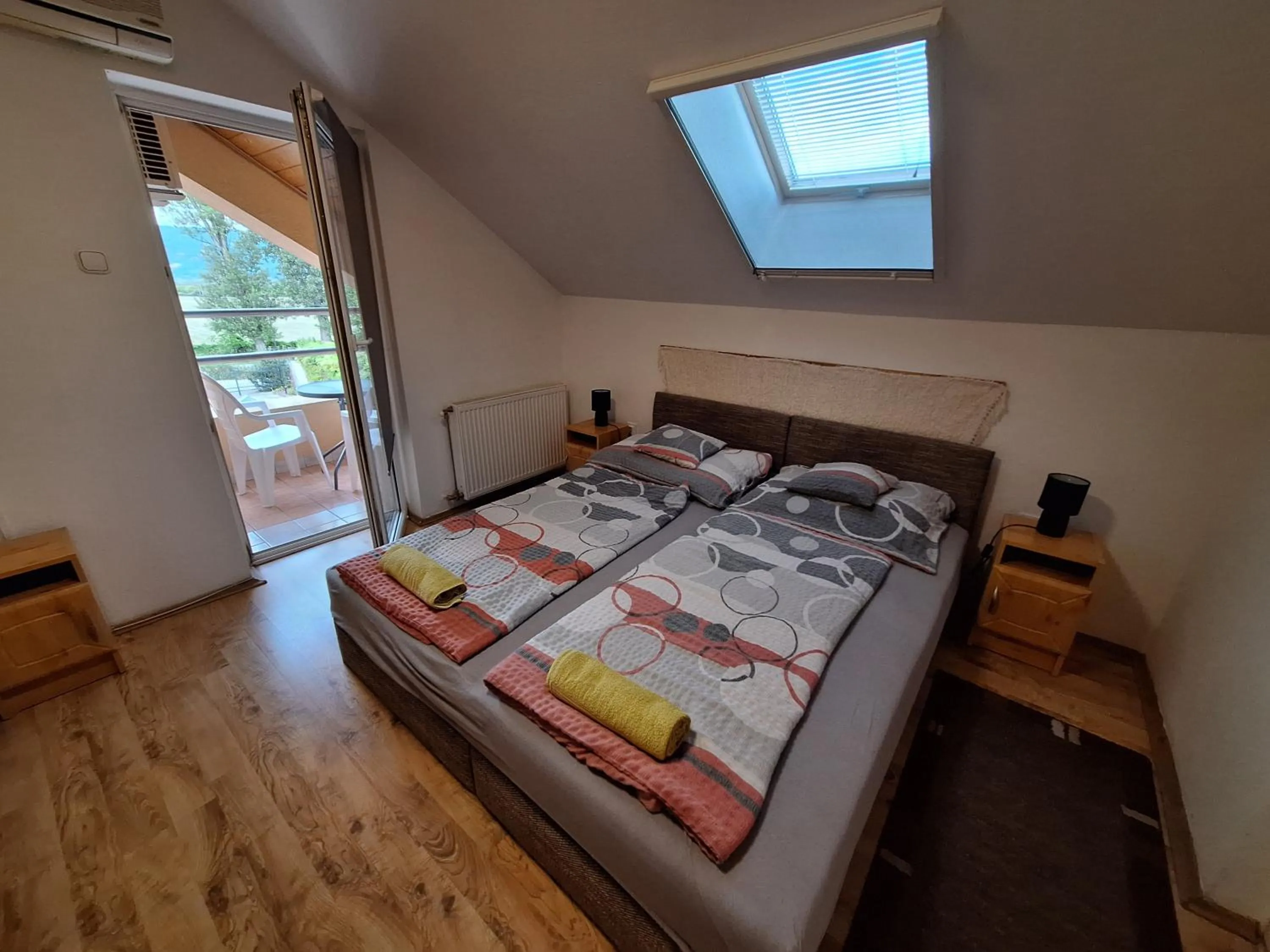 Bed in Lila Akác Vendégház Esztergom