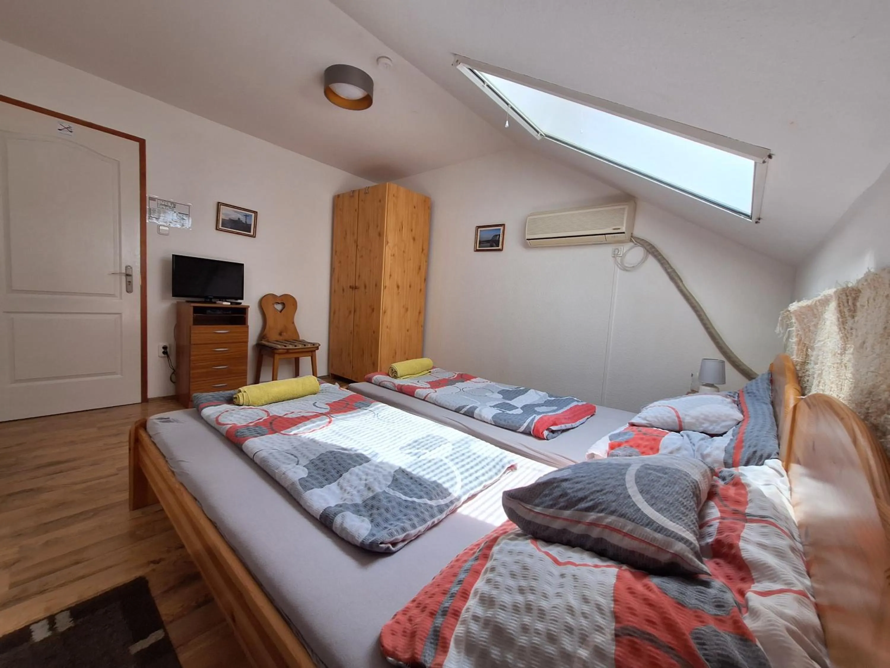 Bed in Lila Akác Vendégház Esztergom