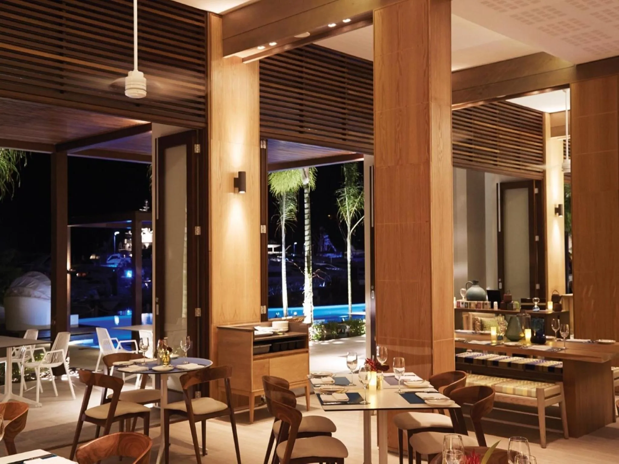 Restaurant/places to eat in Eden Bleu Hotel