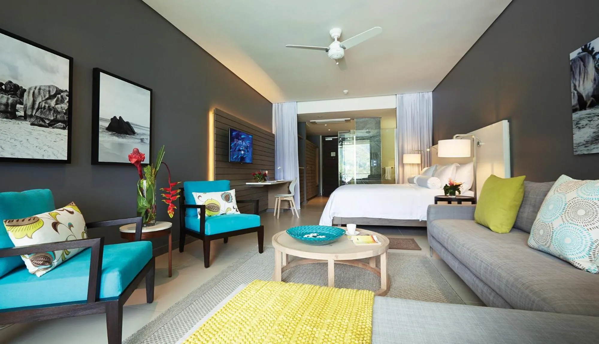 Bathroom, Bed in Eden Bleu Hotel