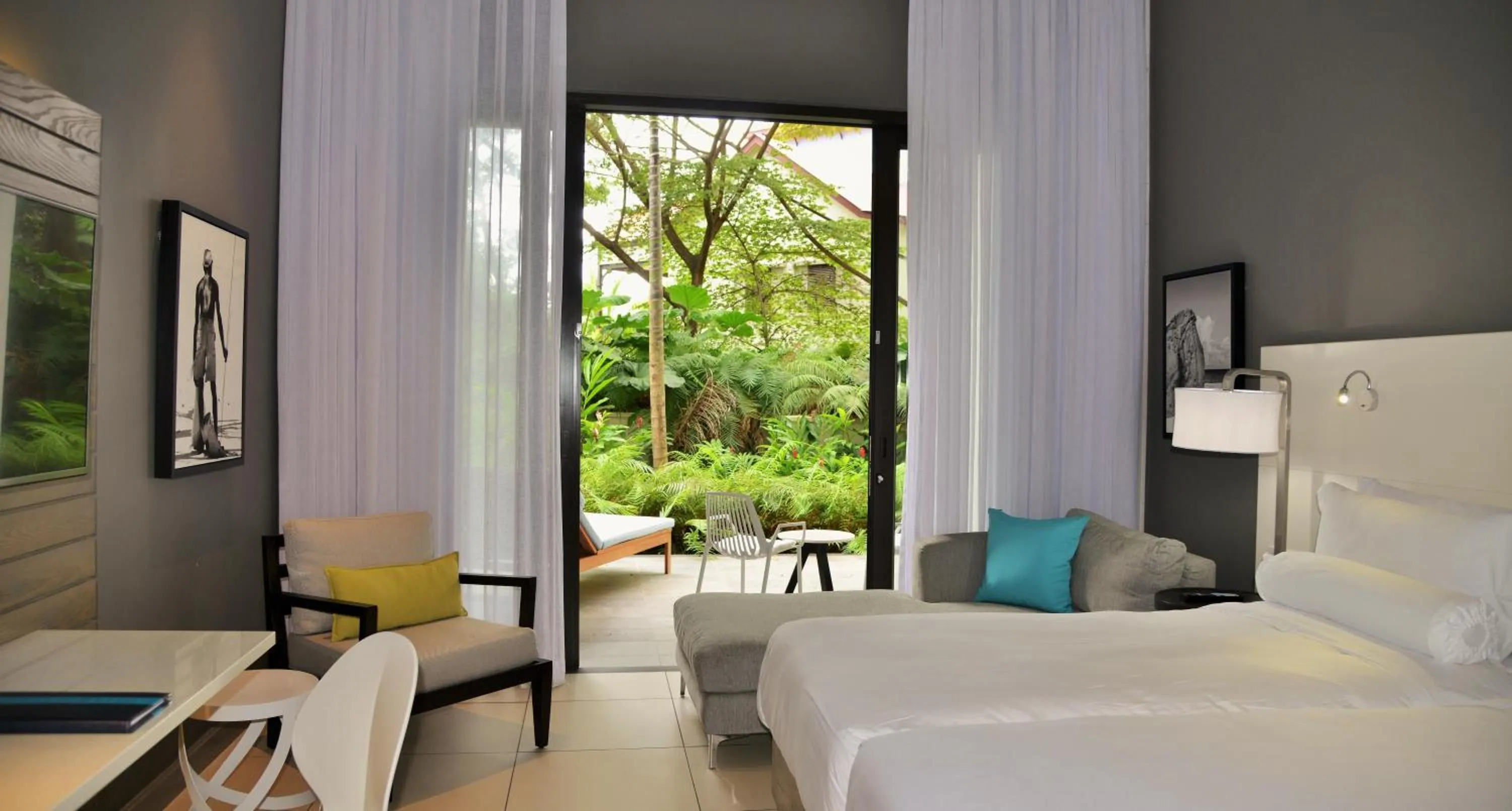 Bed in Eden Bleu Hotel