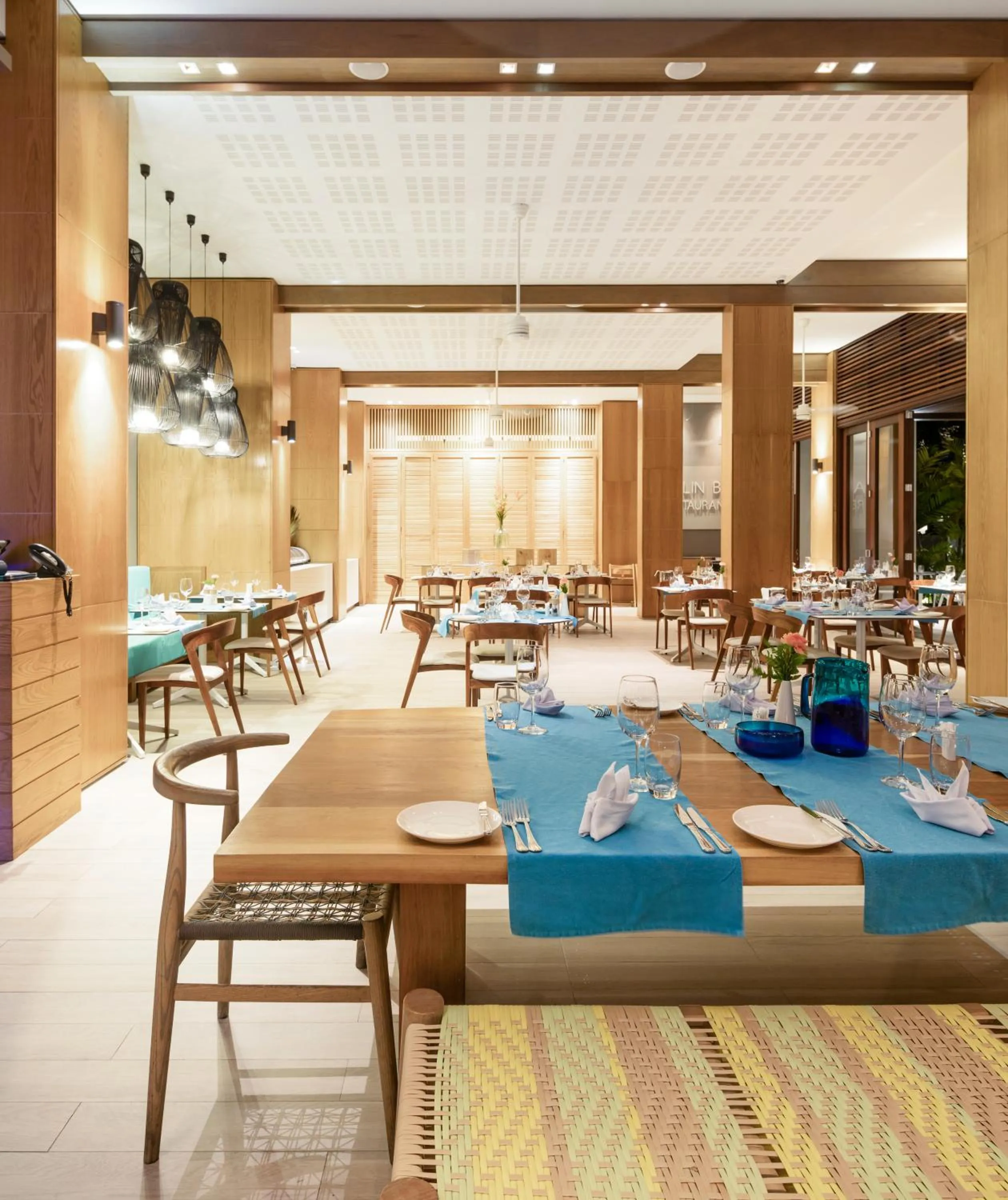 Restaurant/places to eat in Eden Bleu Hotel