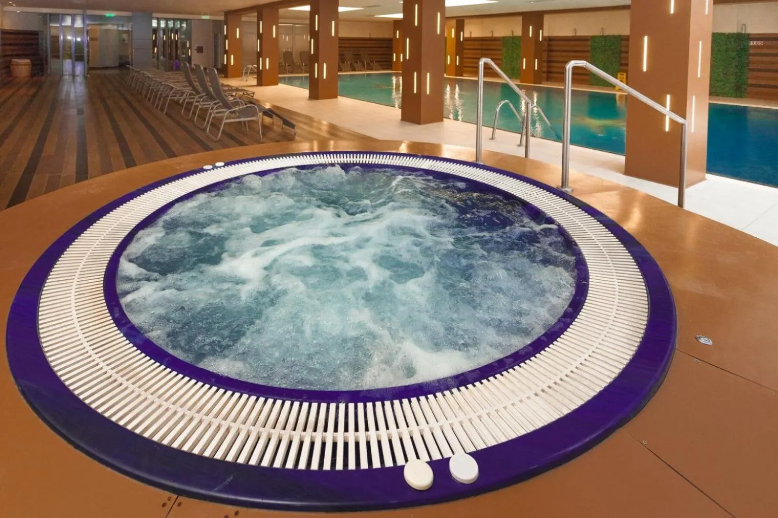 Hot Tub in Cozy Mountain Apartment