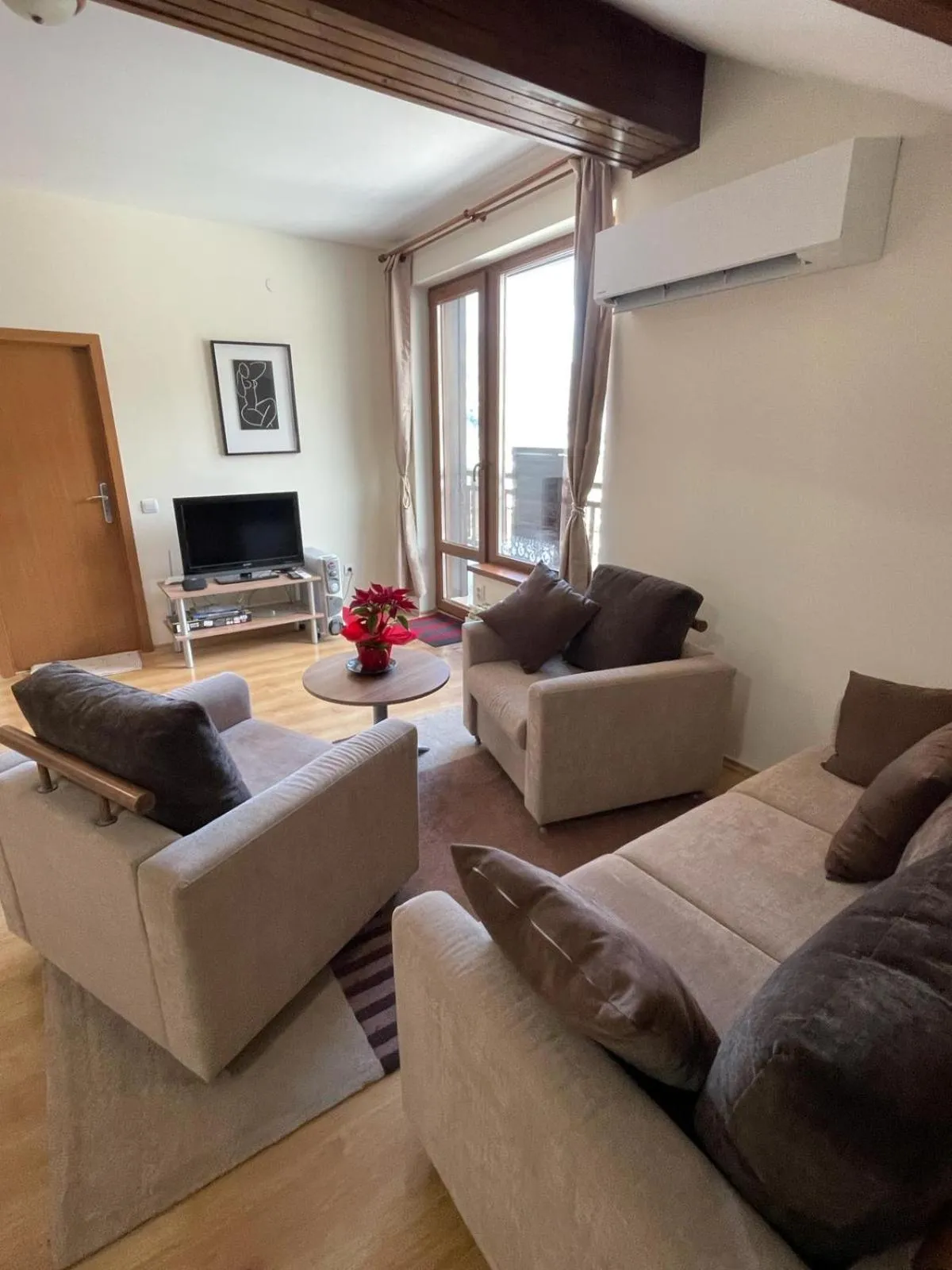 TV and multimedia in Cozy Mountain Apartment