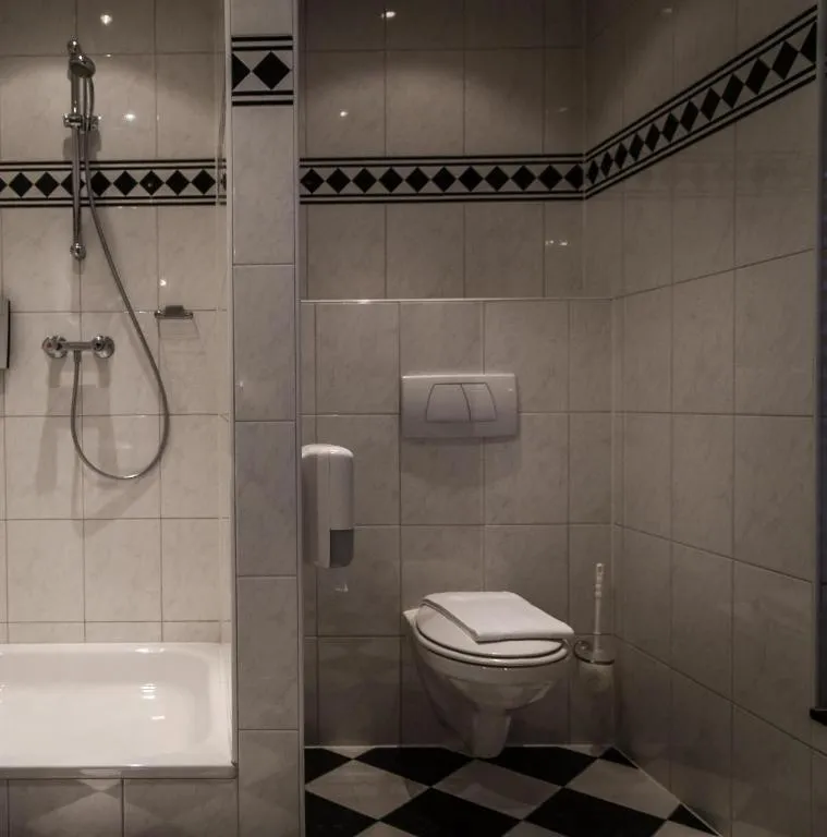Bathroom in Hotel De Limbourg