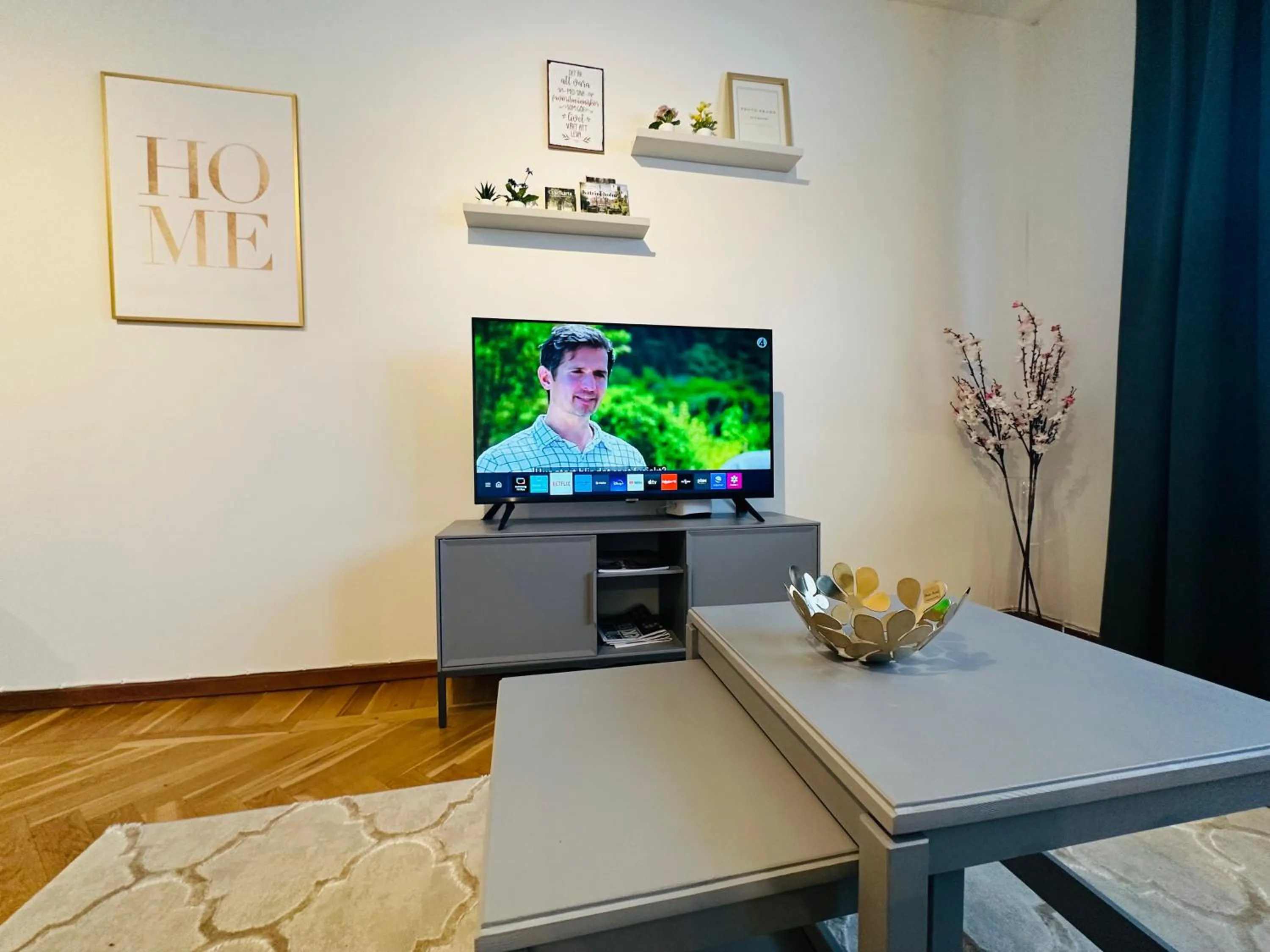 TV and multimedia in Prinshöjden Apartments - Katrineholm Central