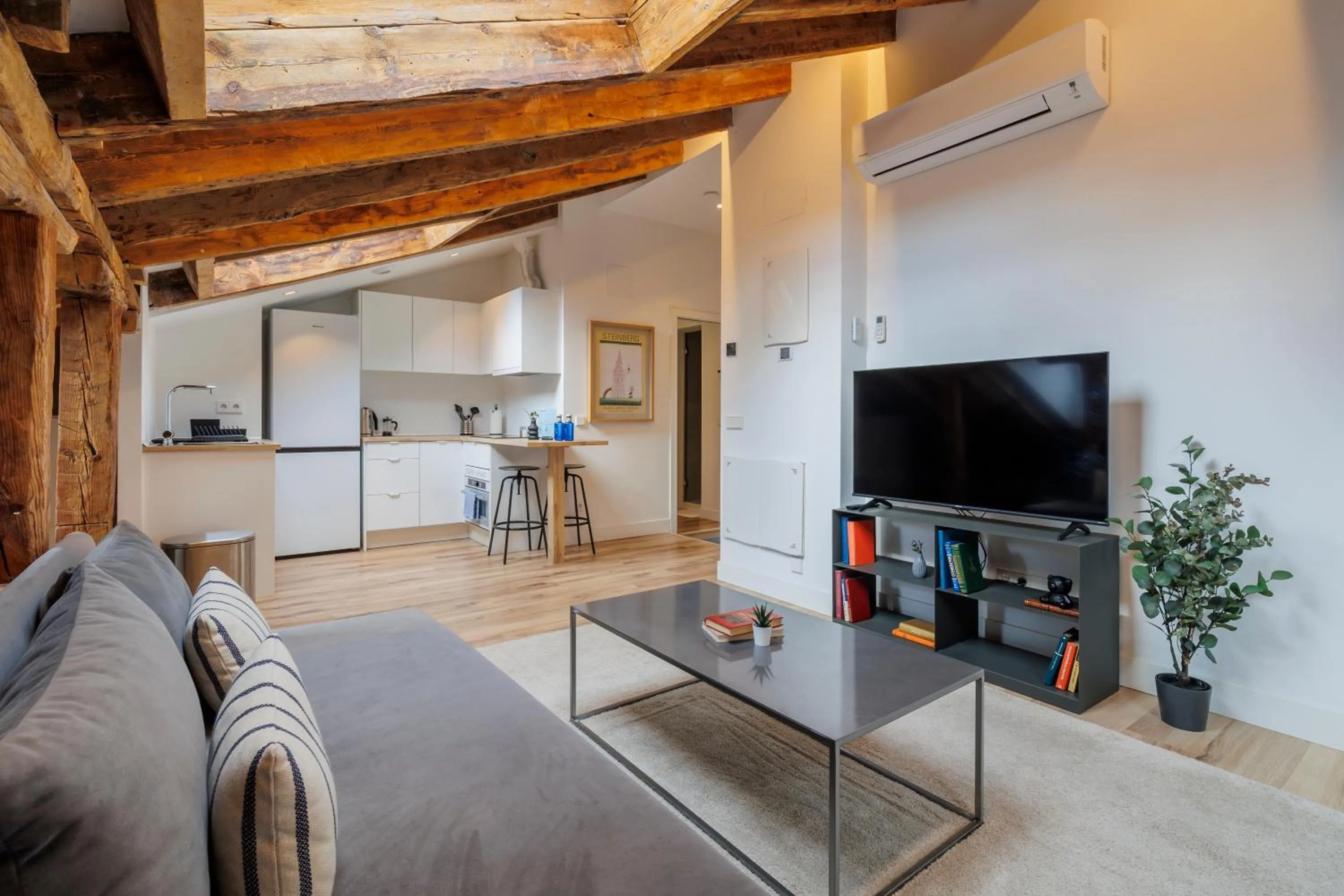 Living room in Fomento by Wynwood House