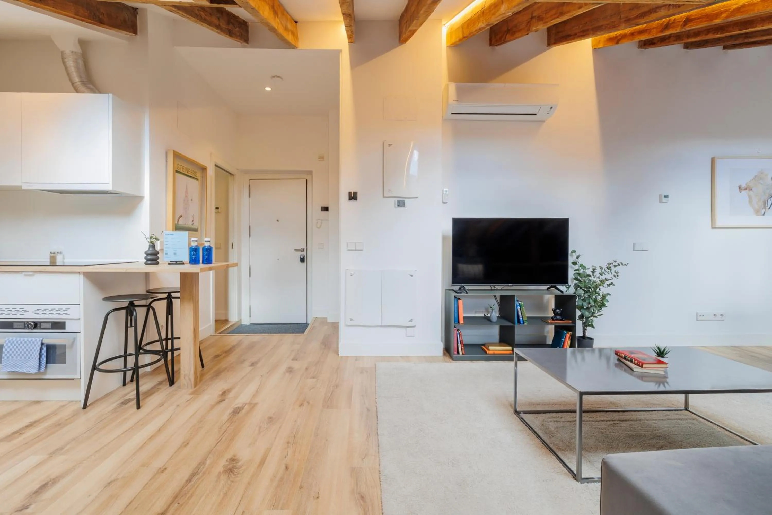 Living room in Fomento by Wynwood House
