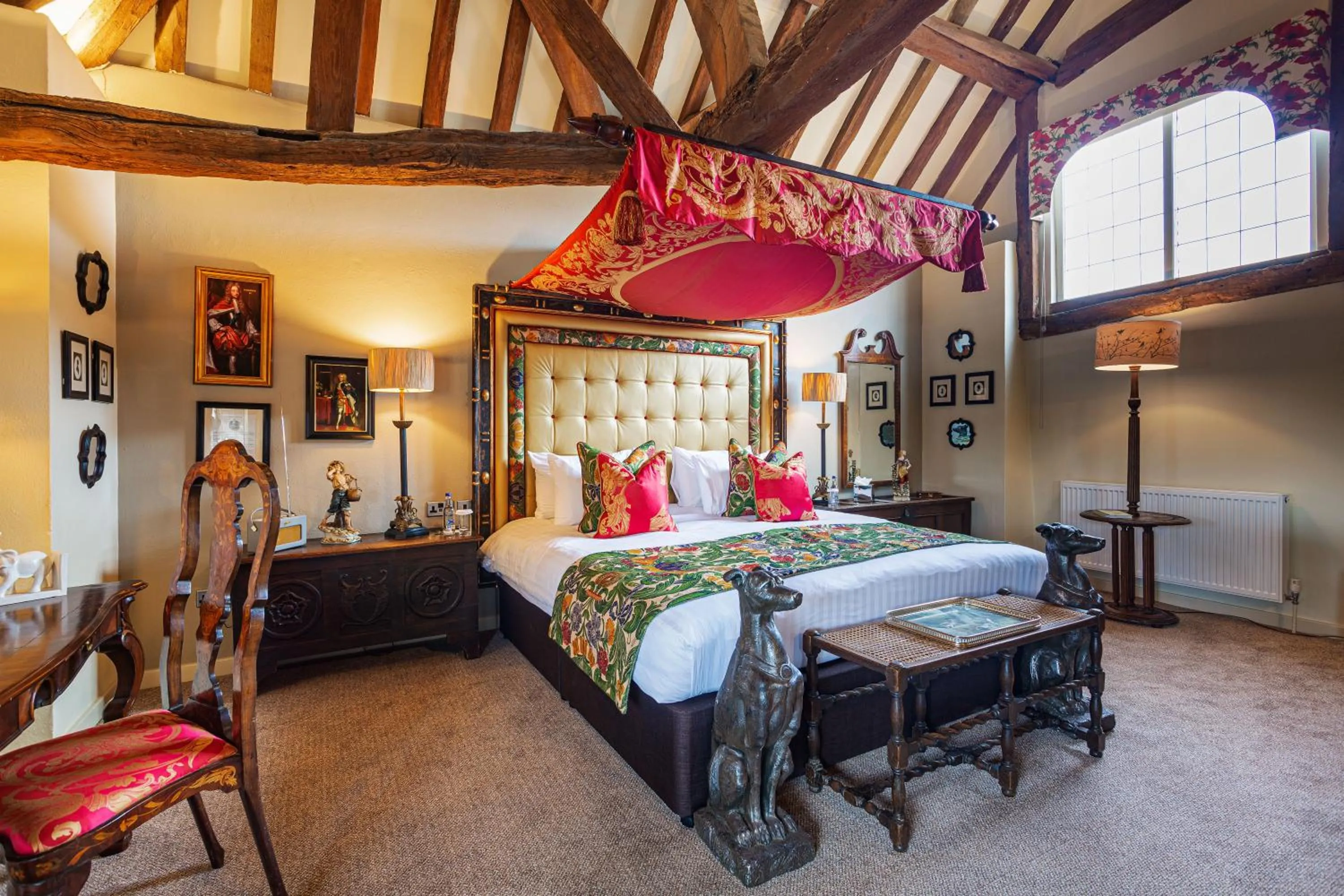 Bed in The George Hotel, Dorchester-on-Thames, Oxfordshire - The Coaching Inn Group