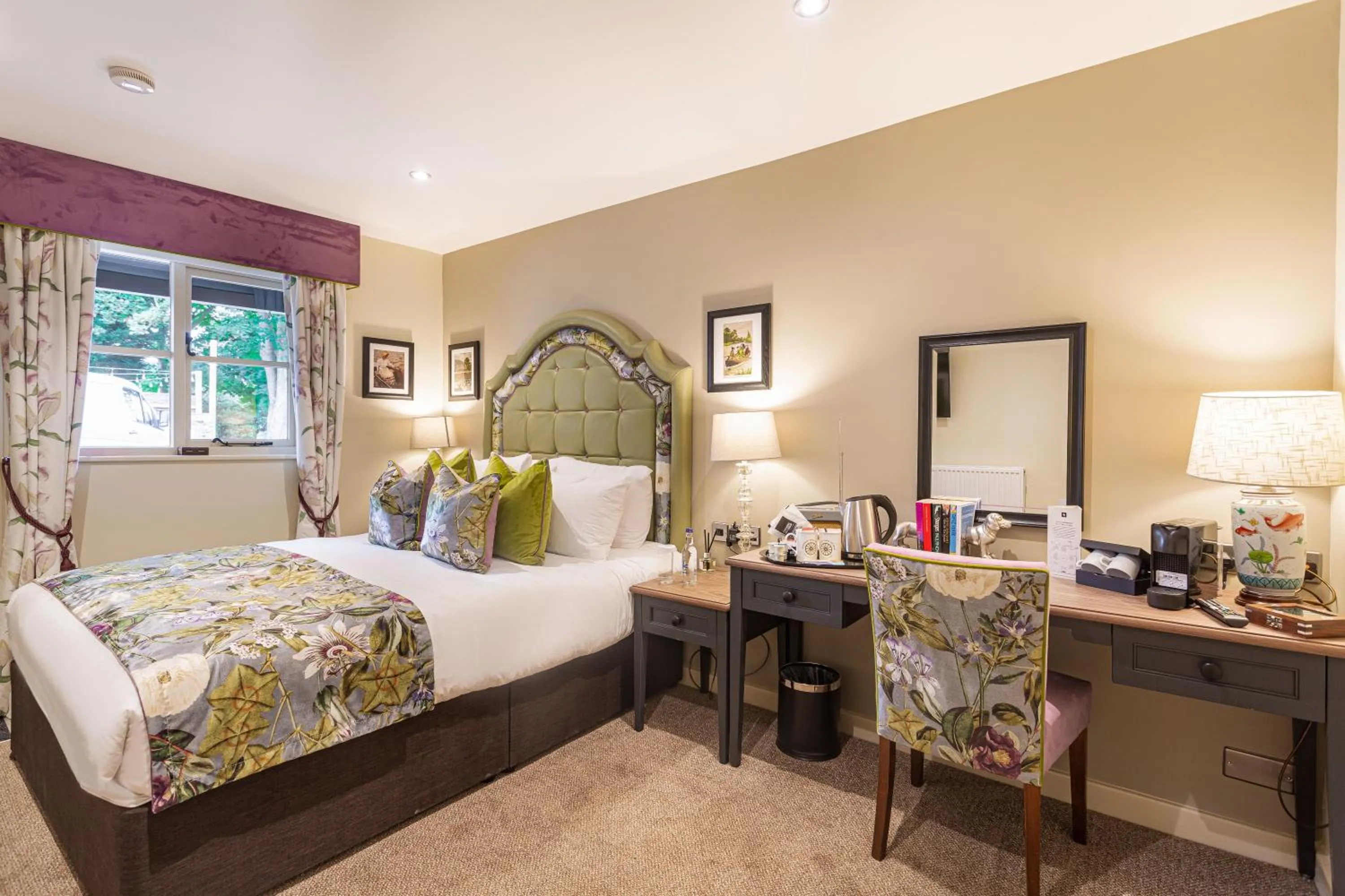 Bed in The George Hotel, Dorchester-on-Thames, Oxfordshire - The Coaching Inn Group