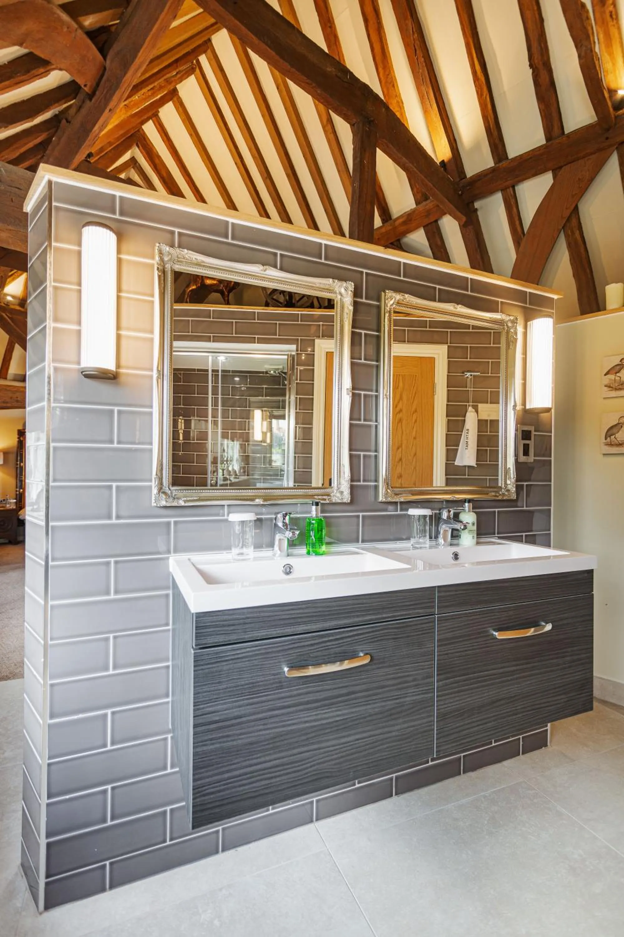 Bathroom in The George Hotel, Dorchester-on-Thames, Oxfordshire - The Coaching Inn Group
