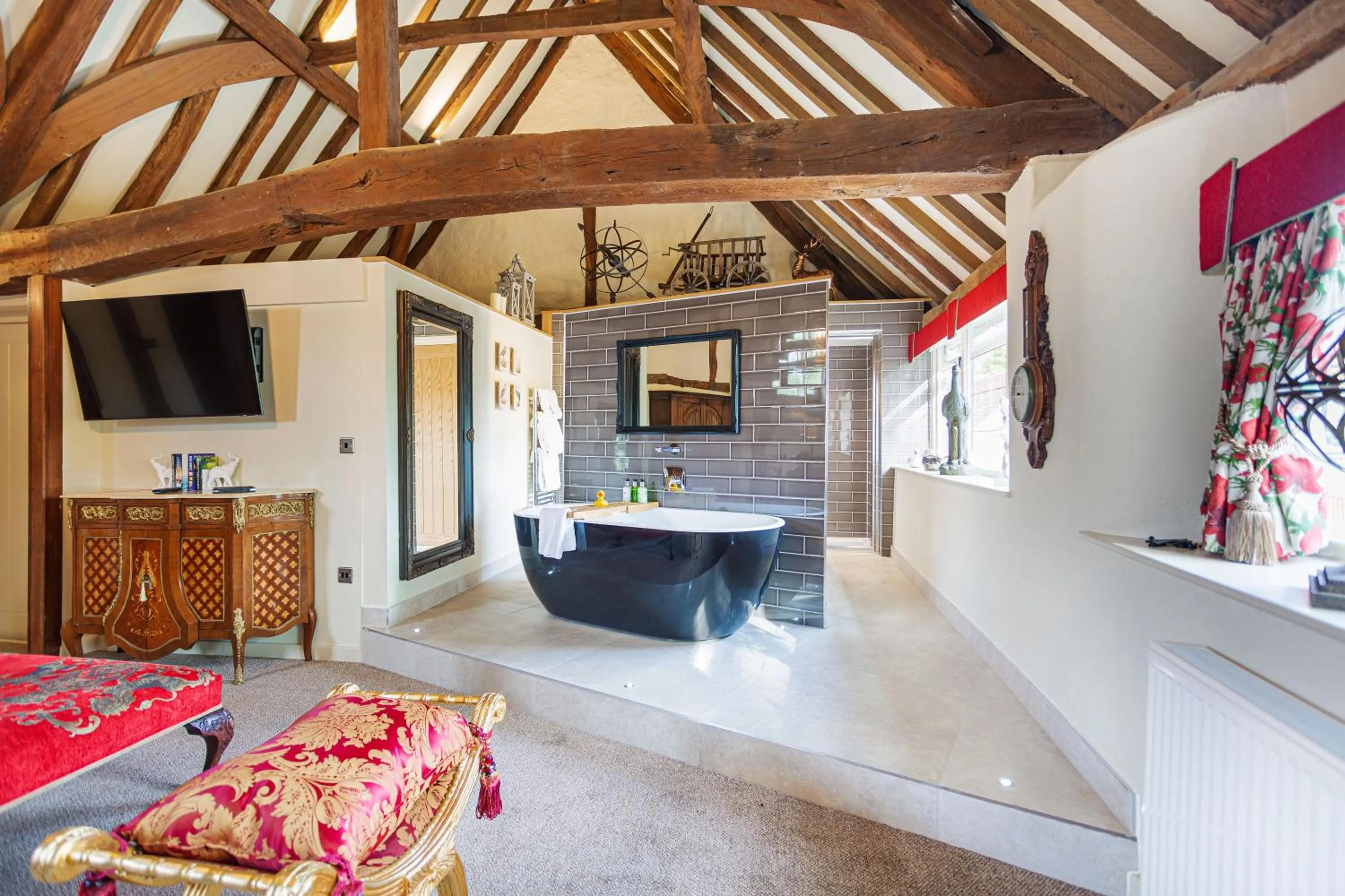 Bathroom in The George Hotel, Dorchester-on-Thames, Oxfordshire - The Coaching Inn Group