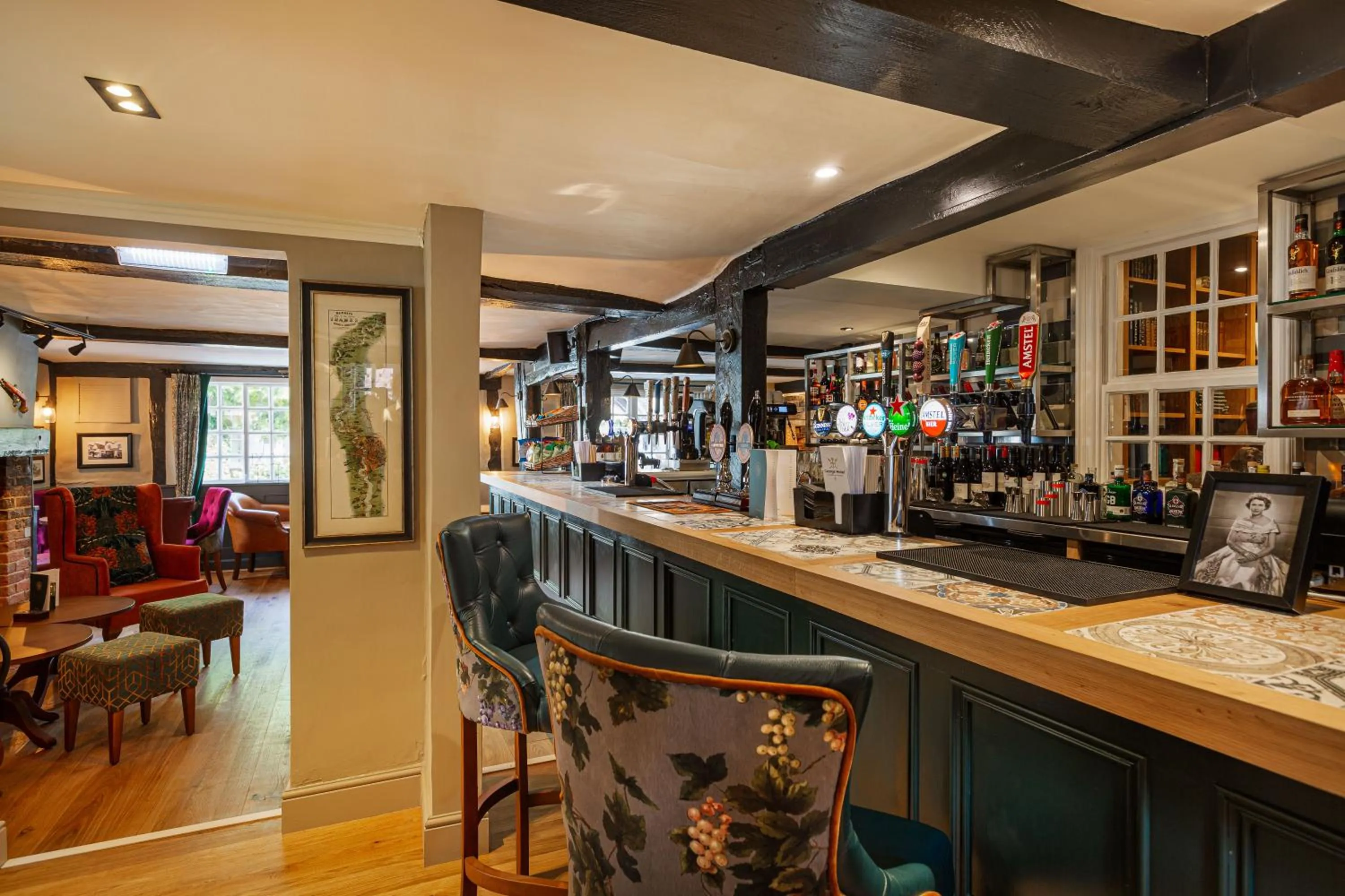 Lounge or bar in The George Hotel, Dorchester-on-Thames, Oxfordshire - The Coaching Inn Group