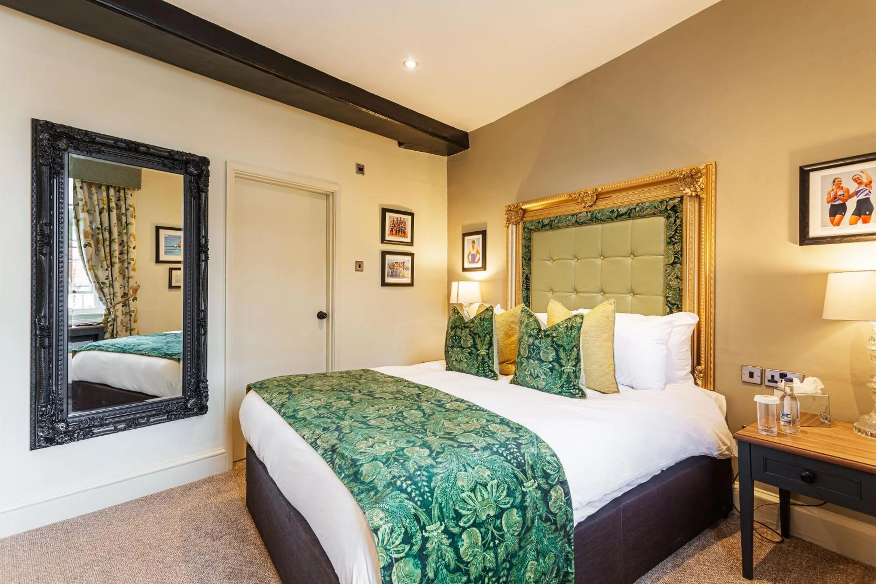 Bed in The George Hotel, Dorchester-on-Thames, Oxfordshire - The Coaching Inn Group